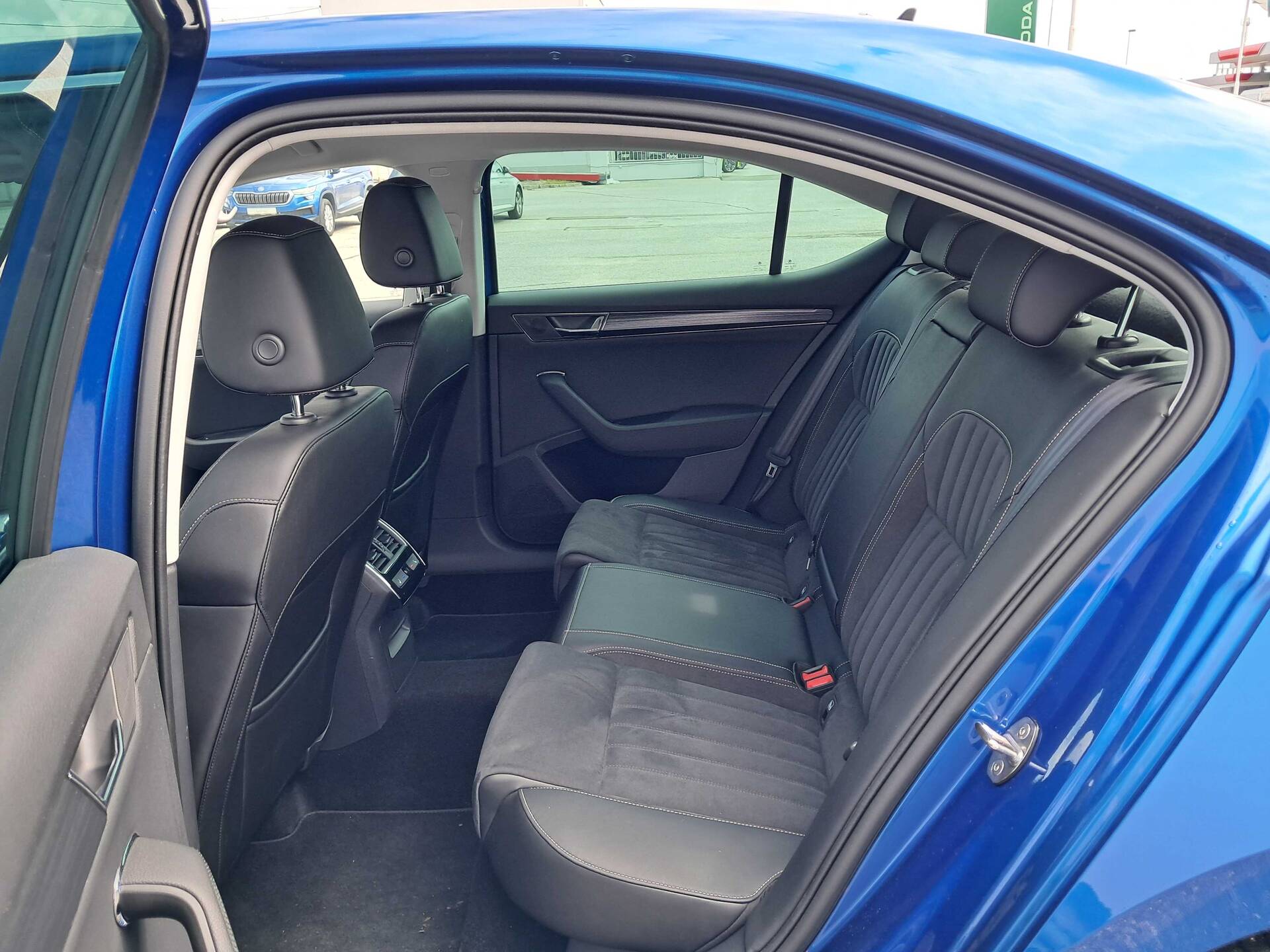 product-gallery-image