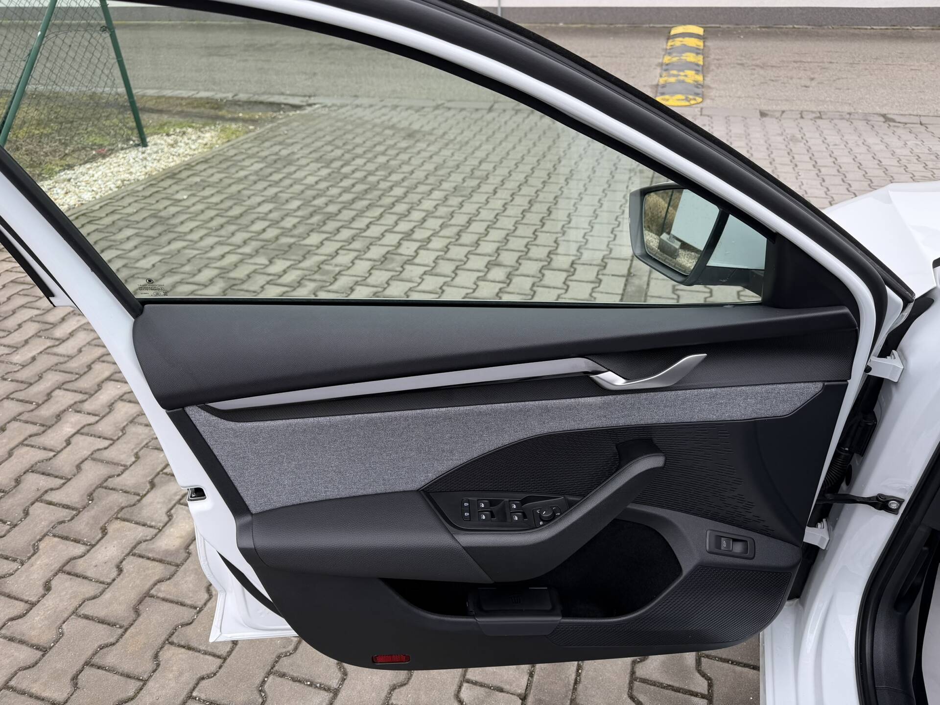 product-gallery-image