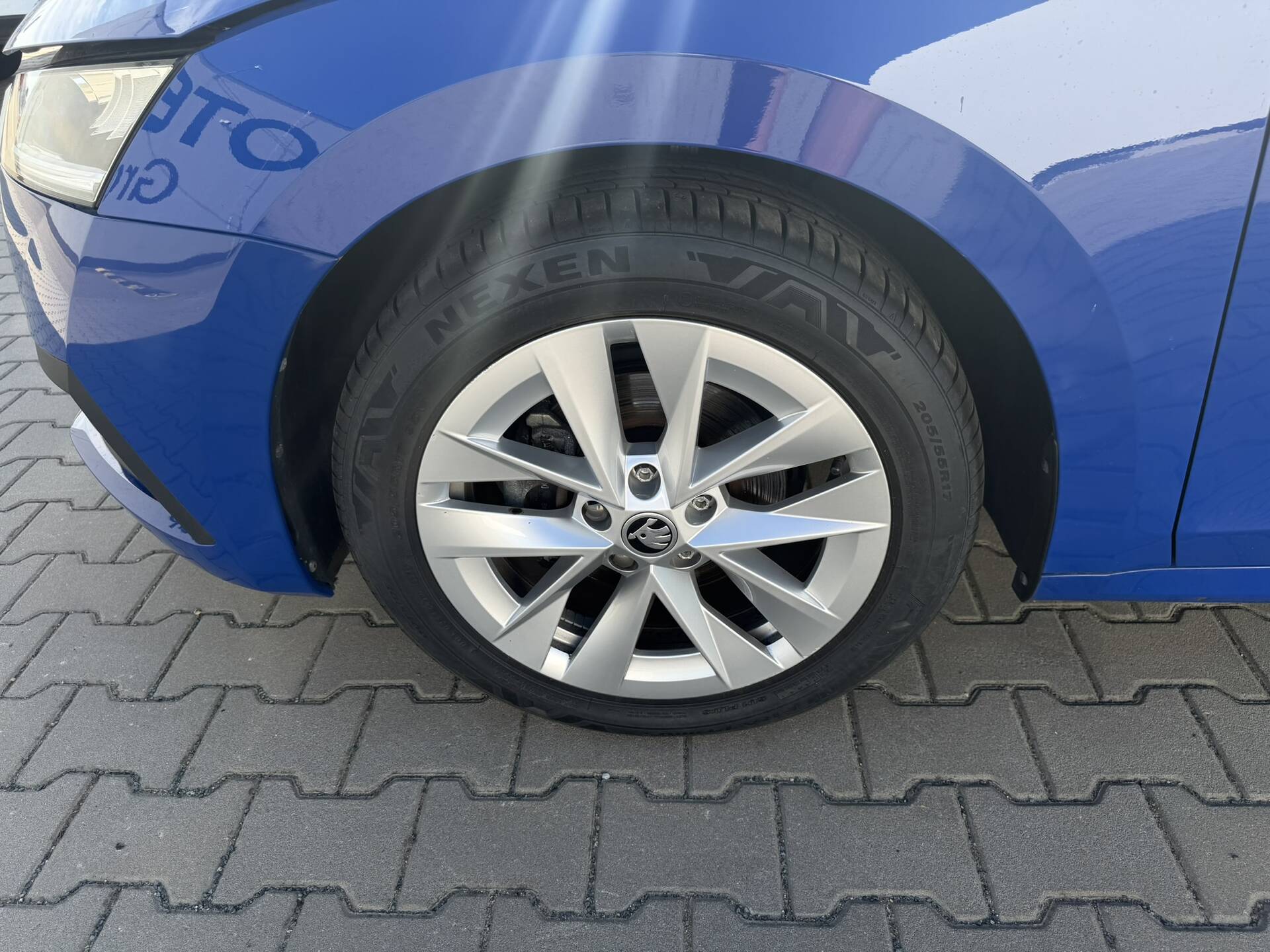 product-gallery-image