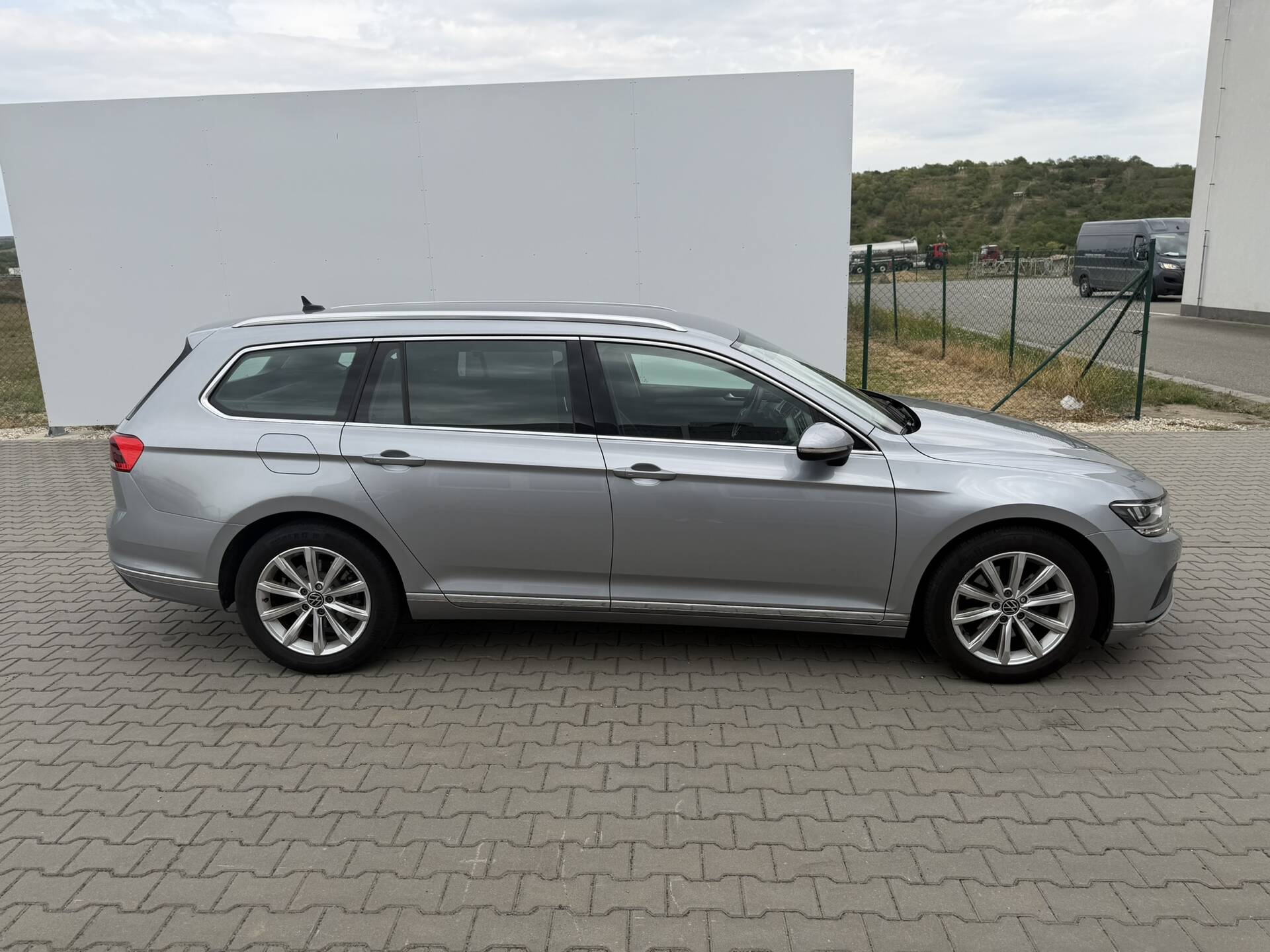 product-gallery-image