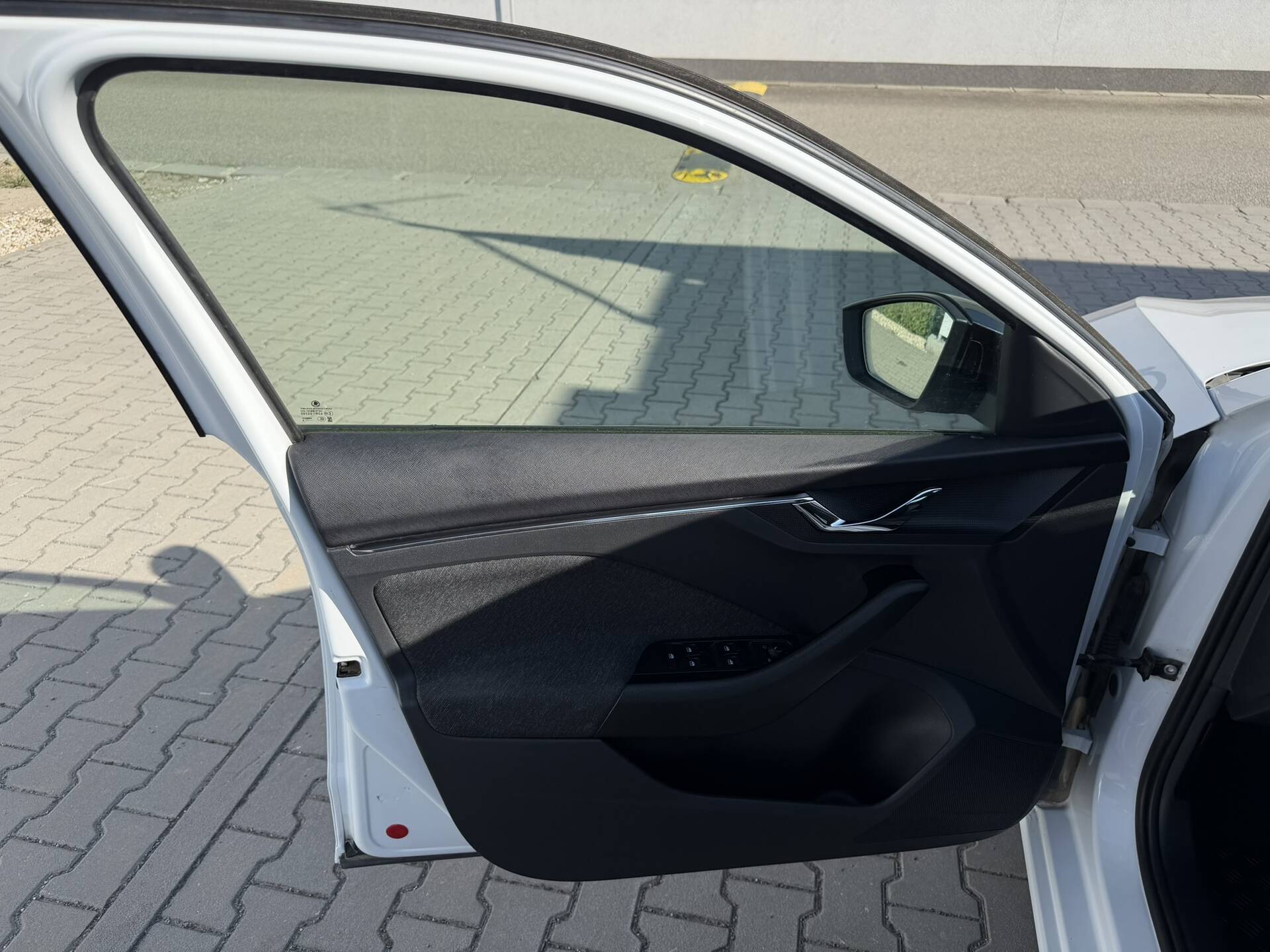 product-gallery-image