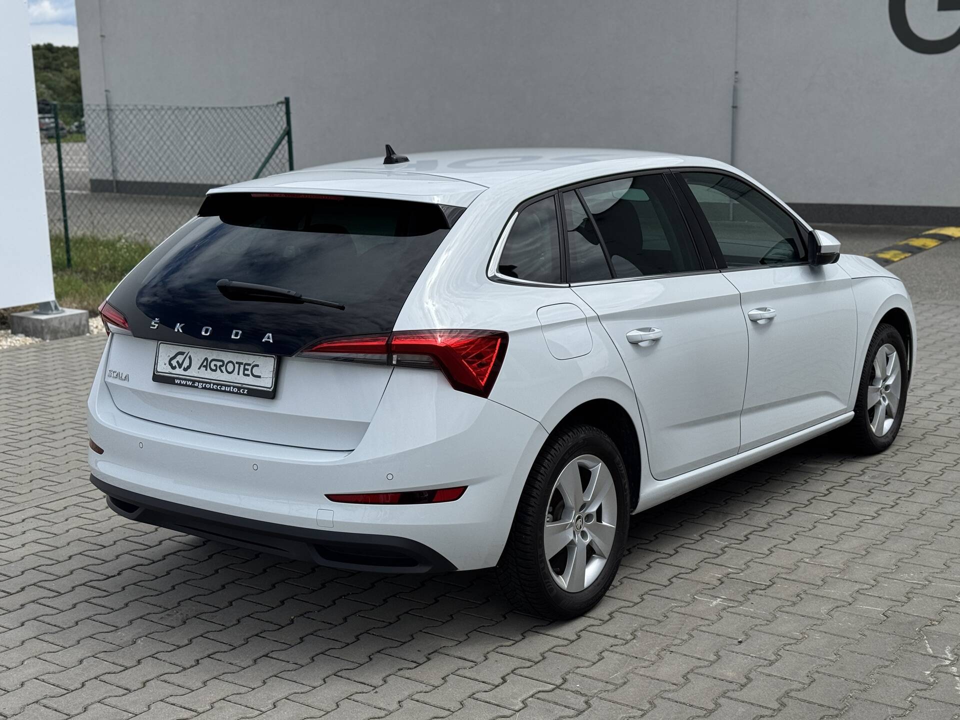 product-gallery-image