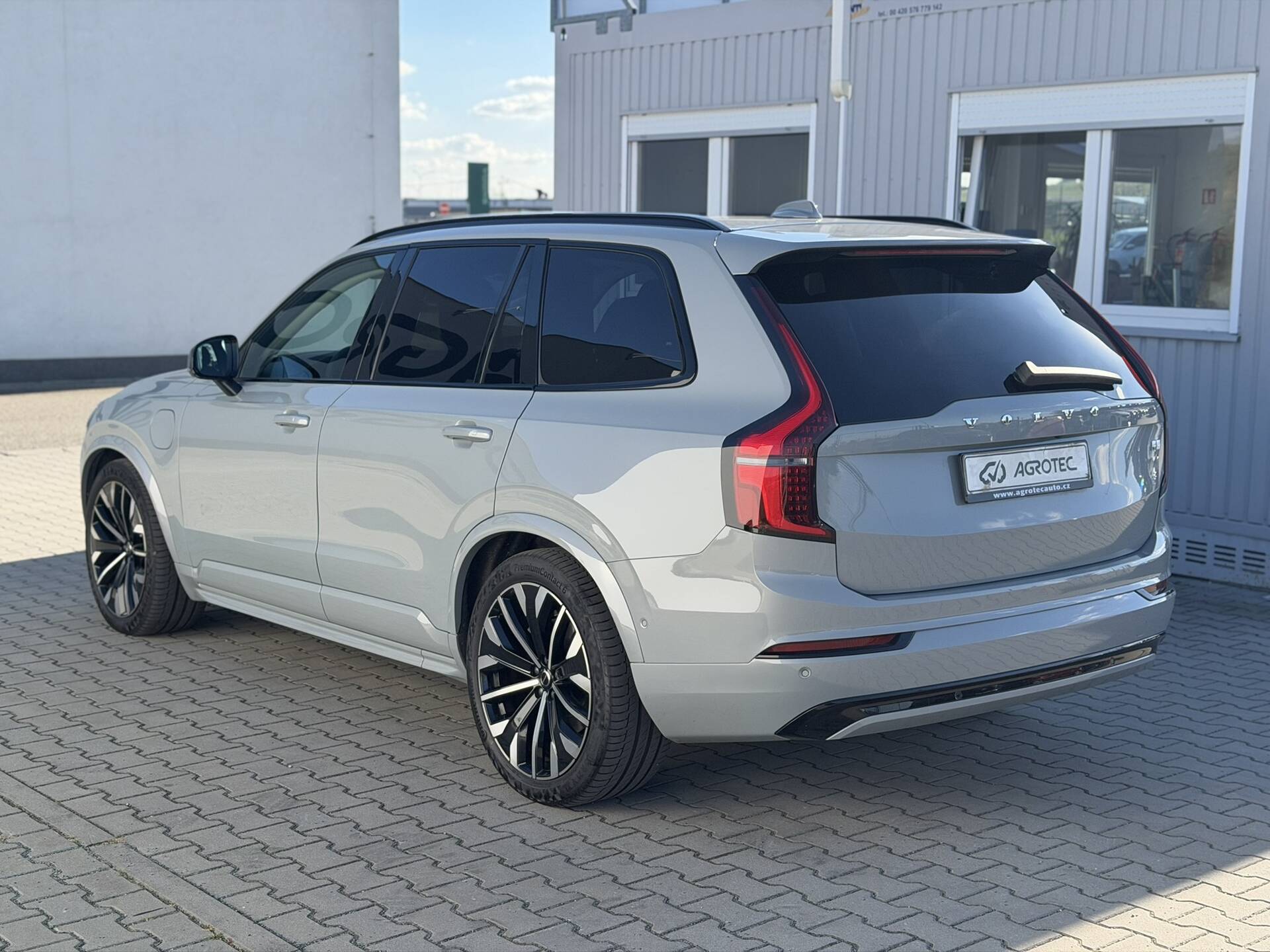 Volvo XC90 2.0 PHEV 335 kW T8 Ultra Dark