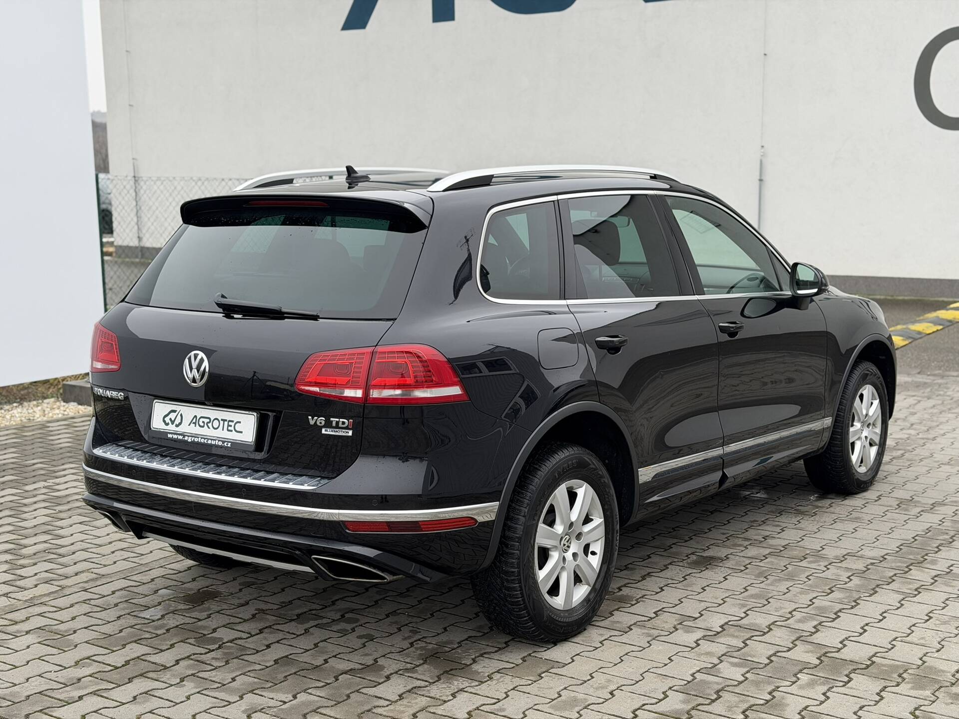 product-gallery-image