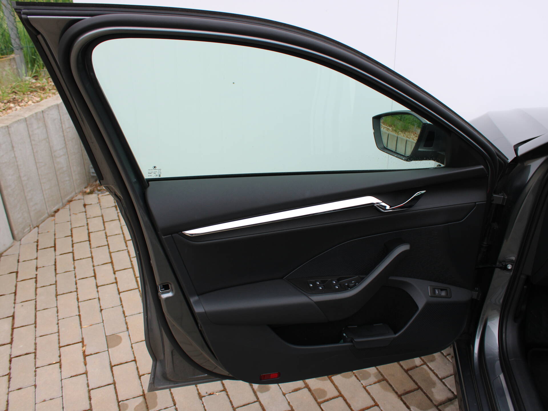 product-gallery-image