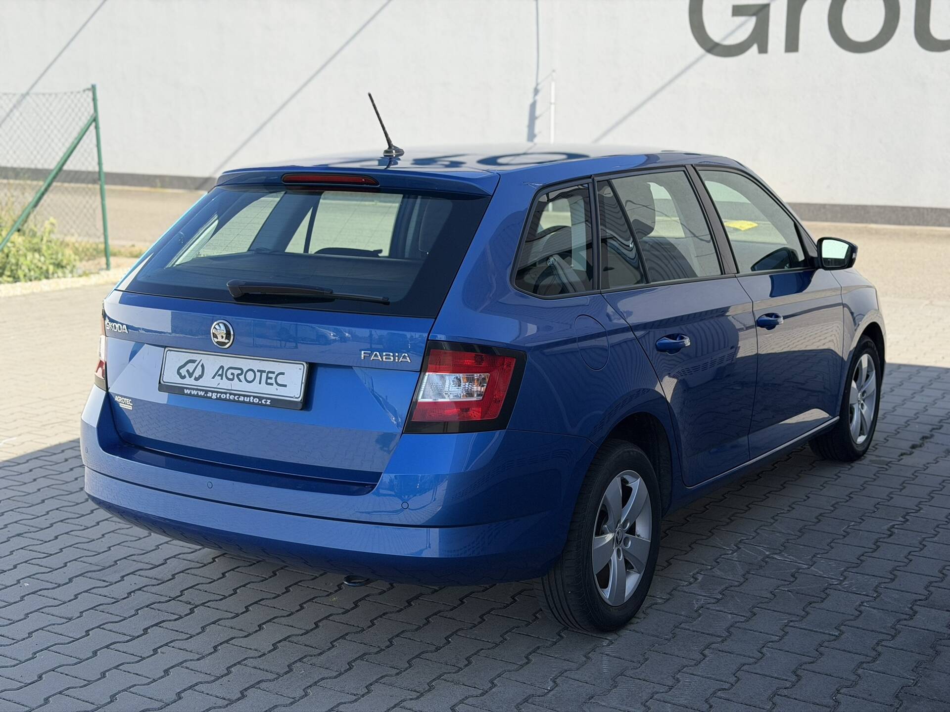 product-gallery-image