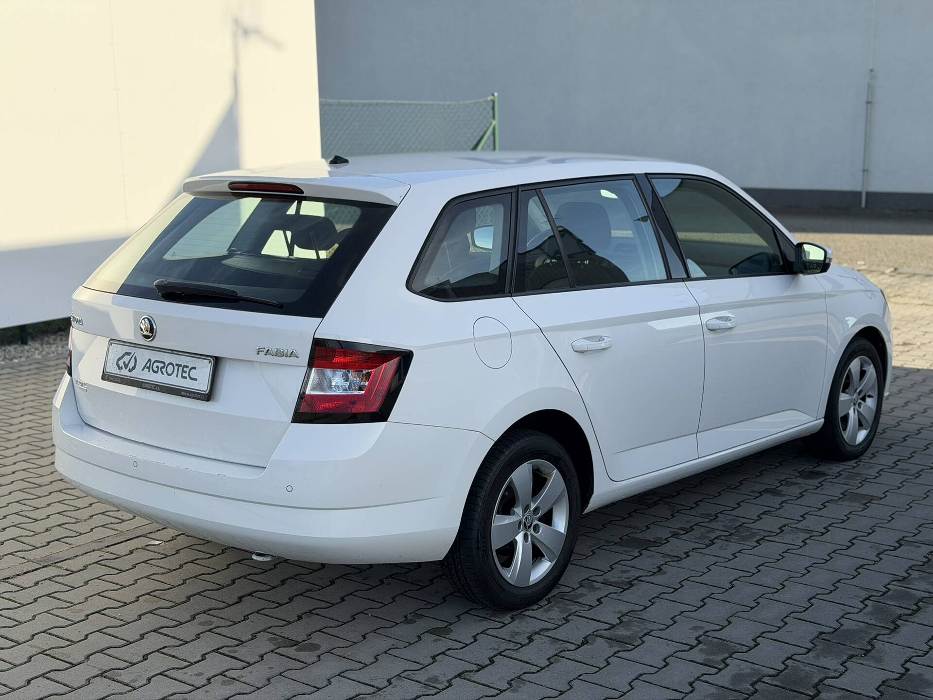 product-gallery-image