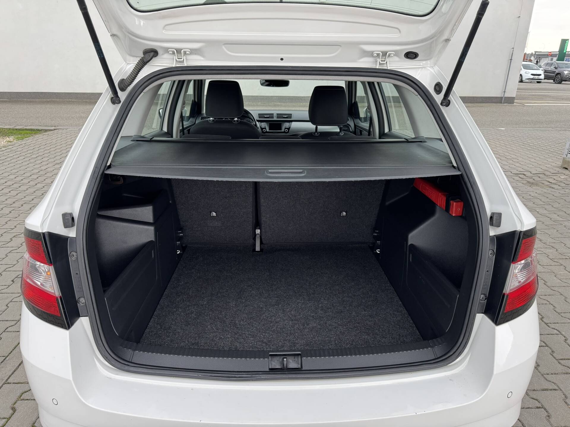 product-gallery-image