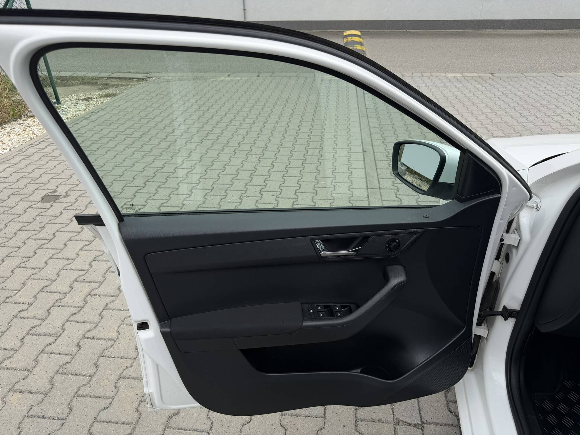 product-gallery-image