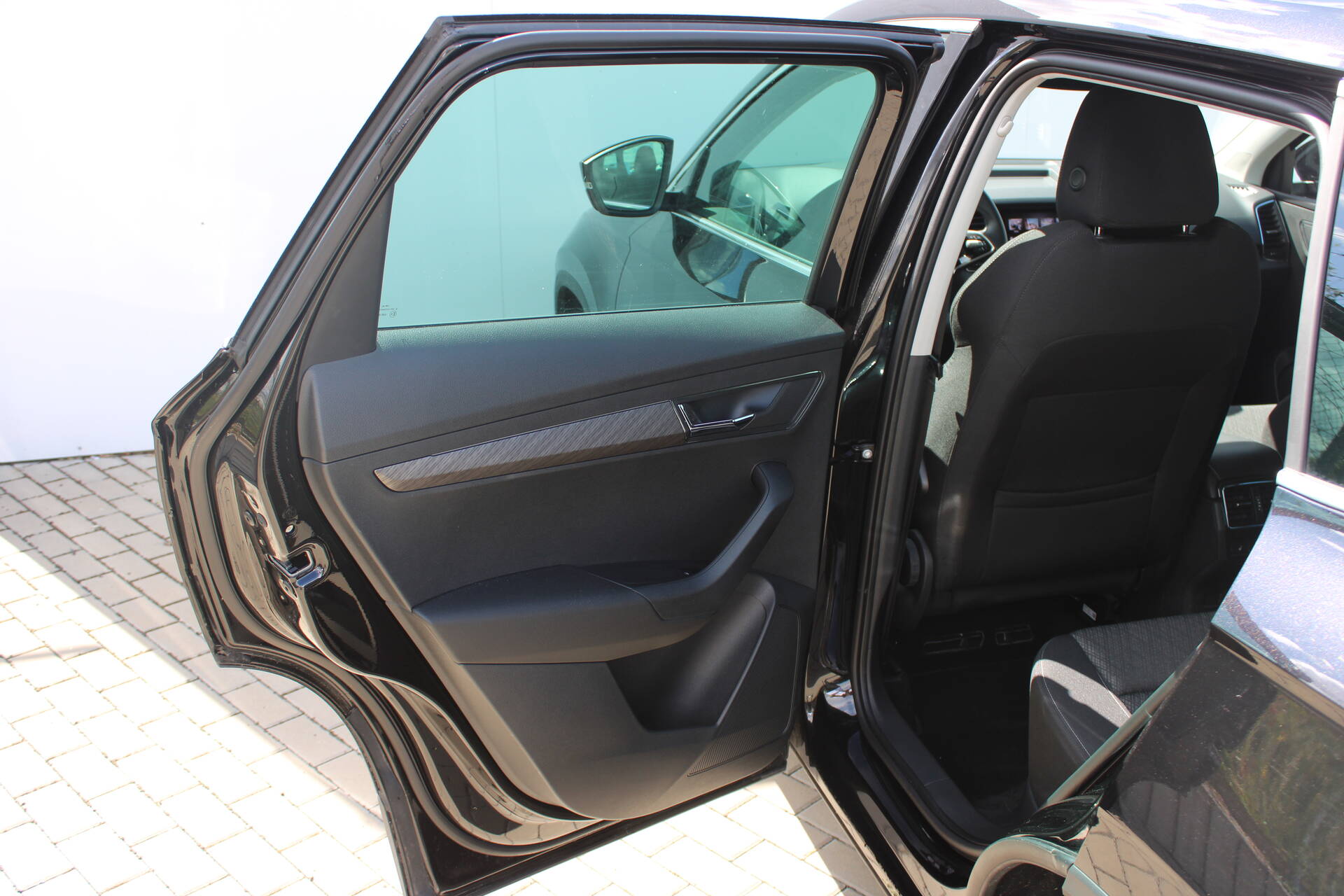 product-gallery-image