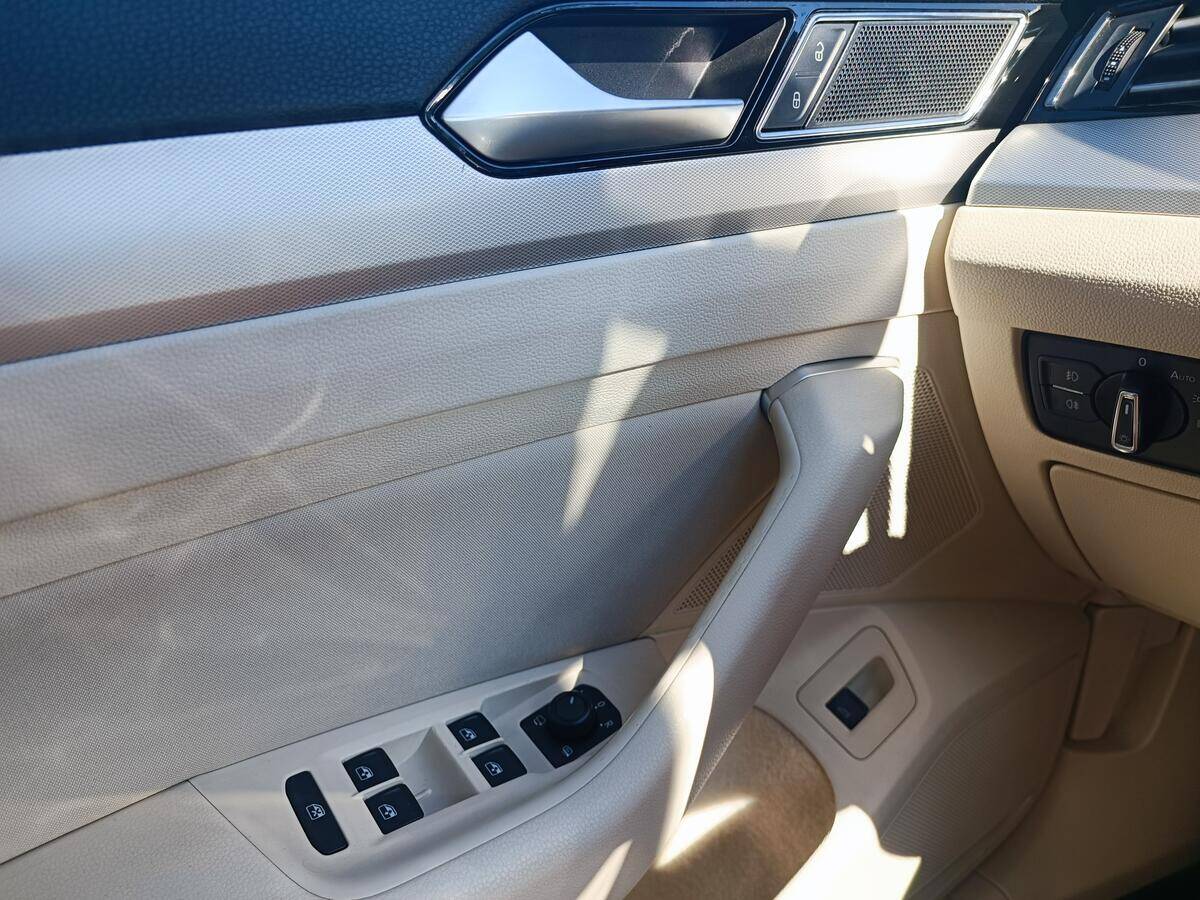 product-gallery-image