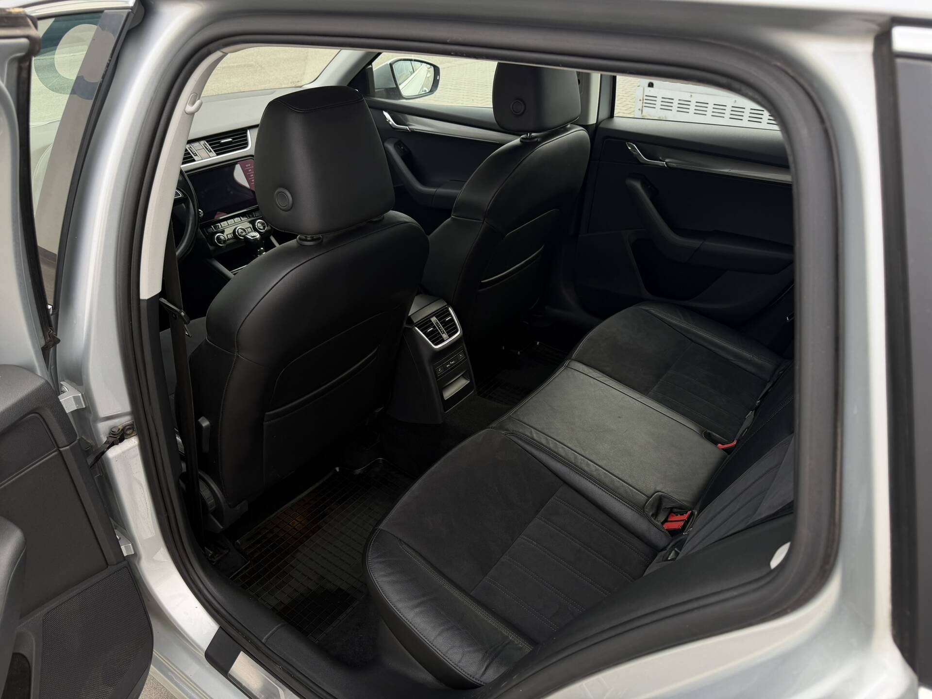 product-gallery-image