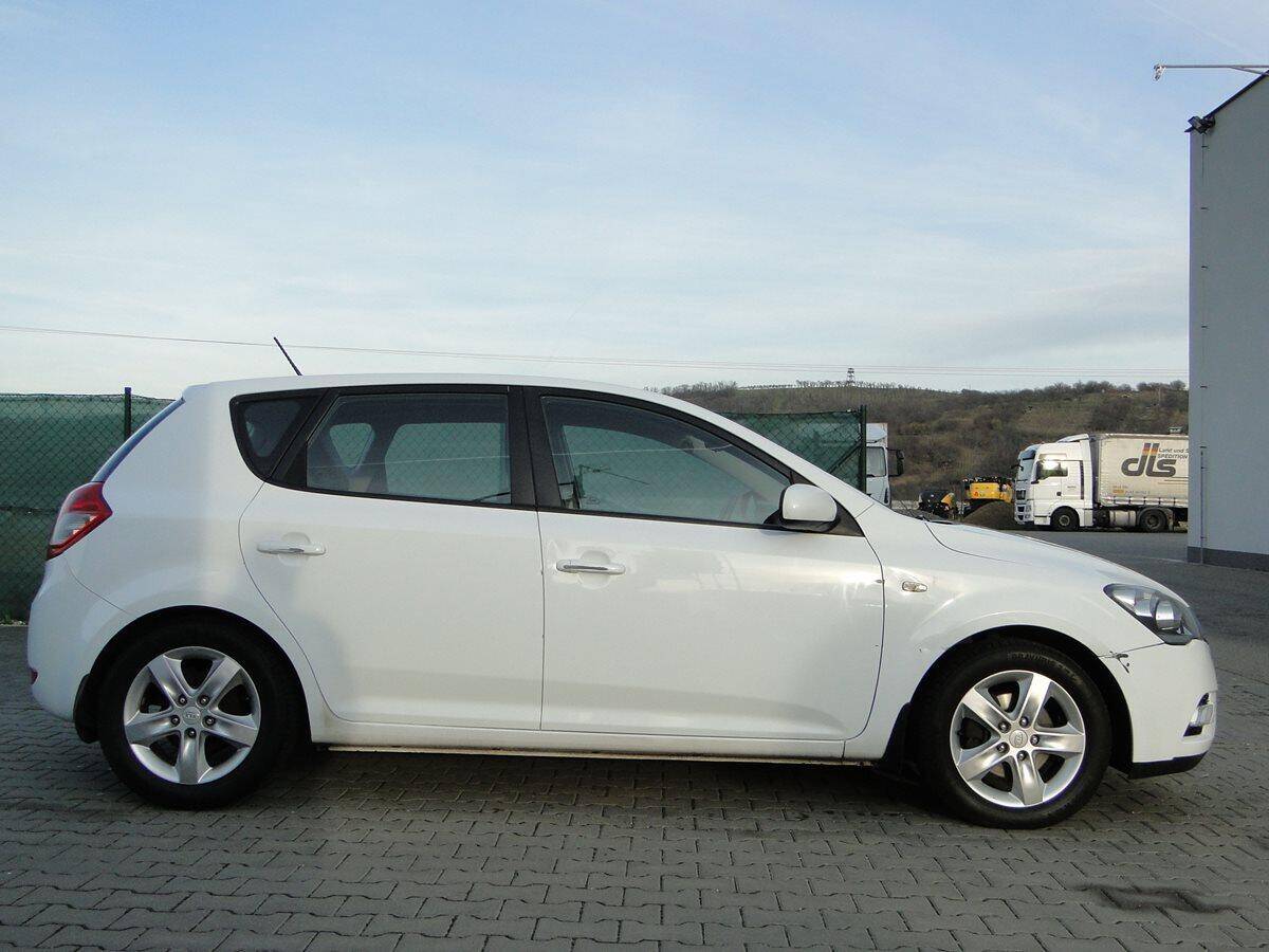 Kia Cee'd 1.4i 77 kW