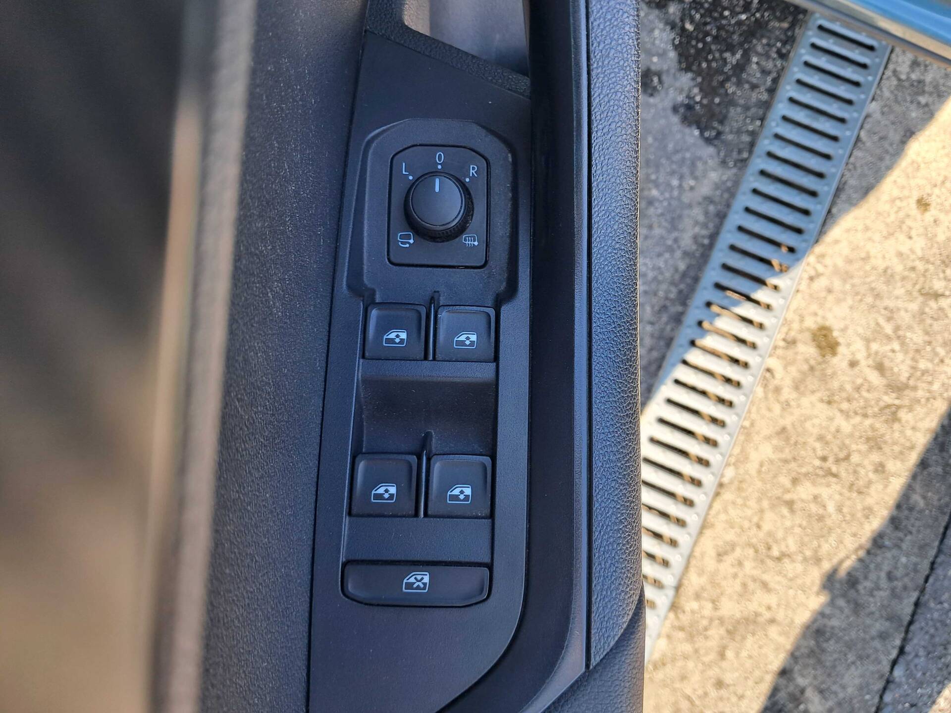 product-gallery-image