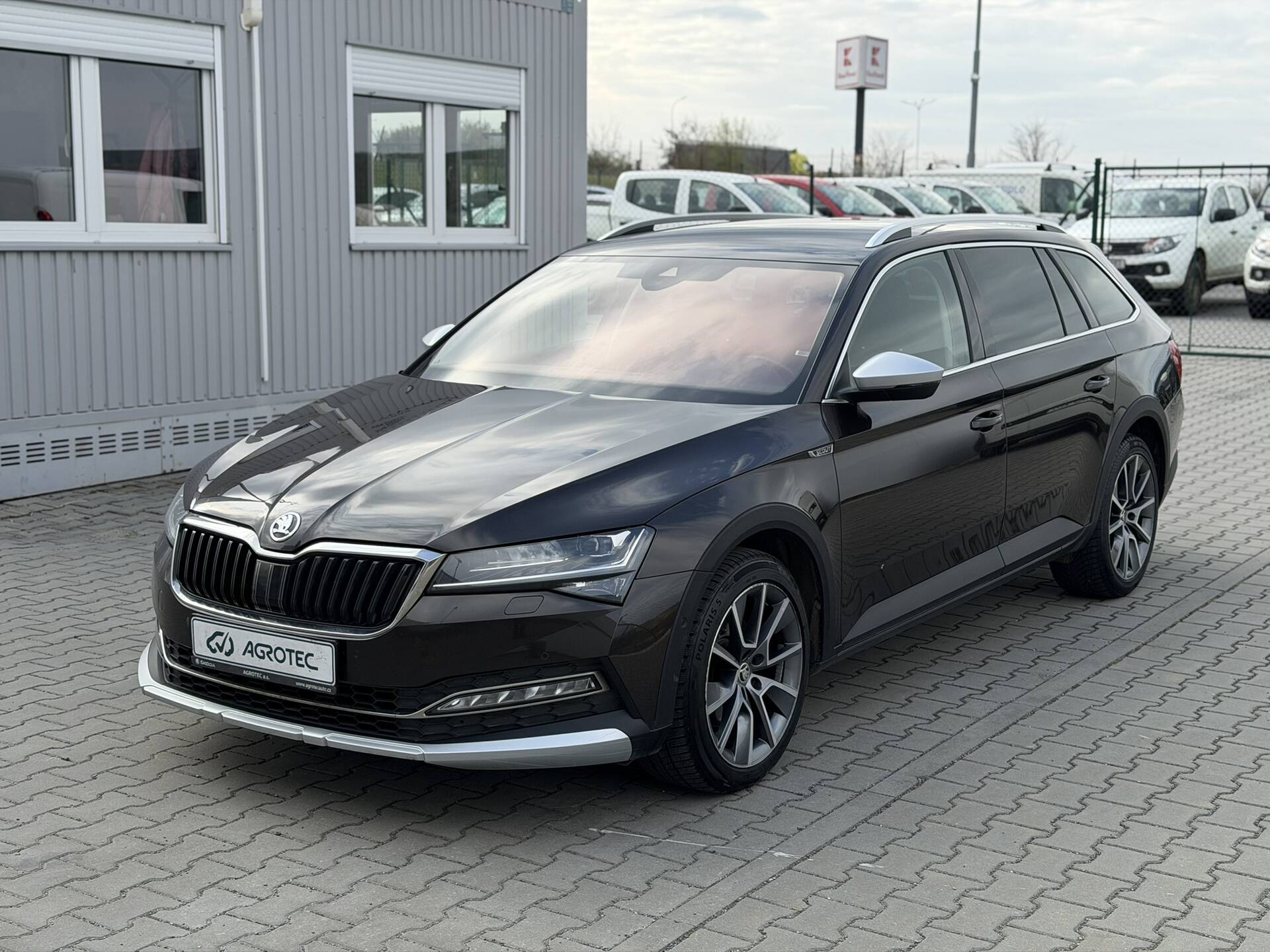 Skoda Superb 2.0 TDI 147kW Scout Combi 4x4 DSG