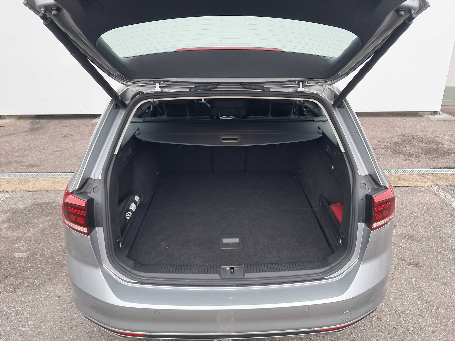 product-gallery-image