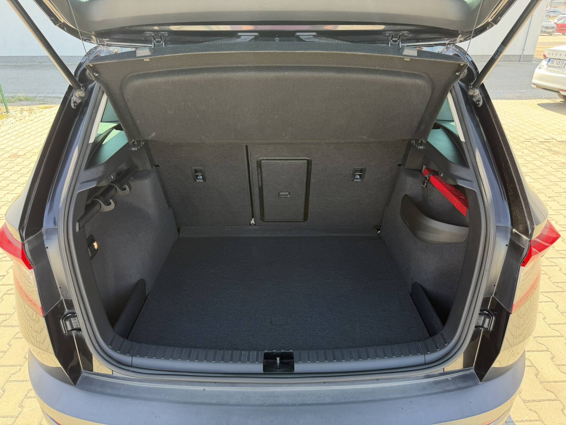 product-gallery-image
