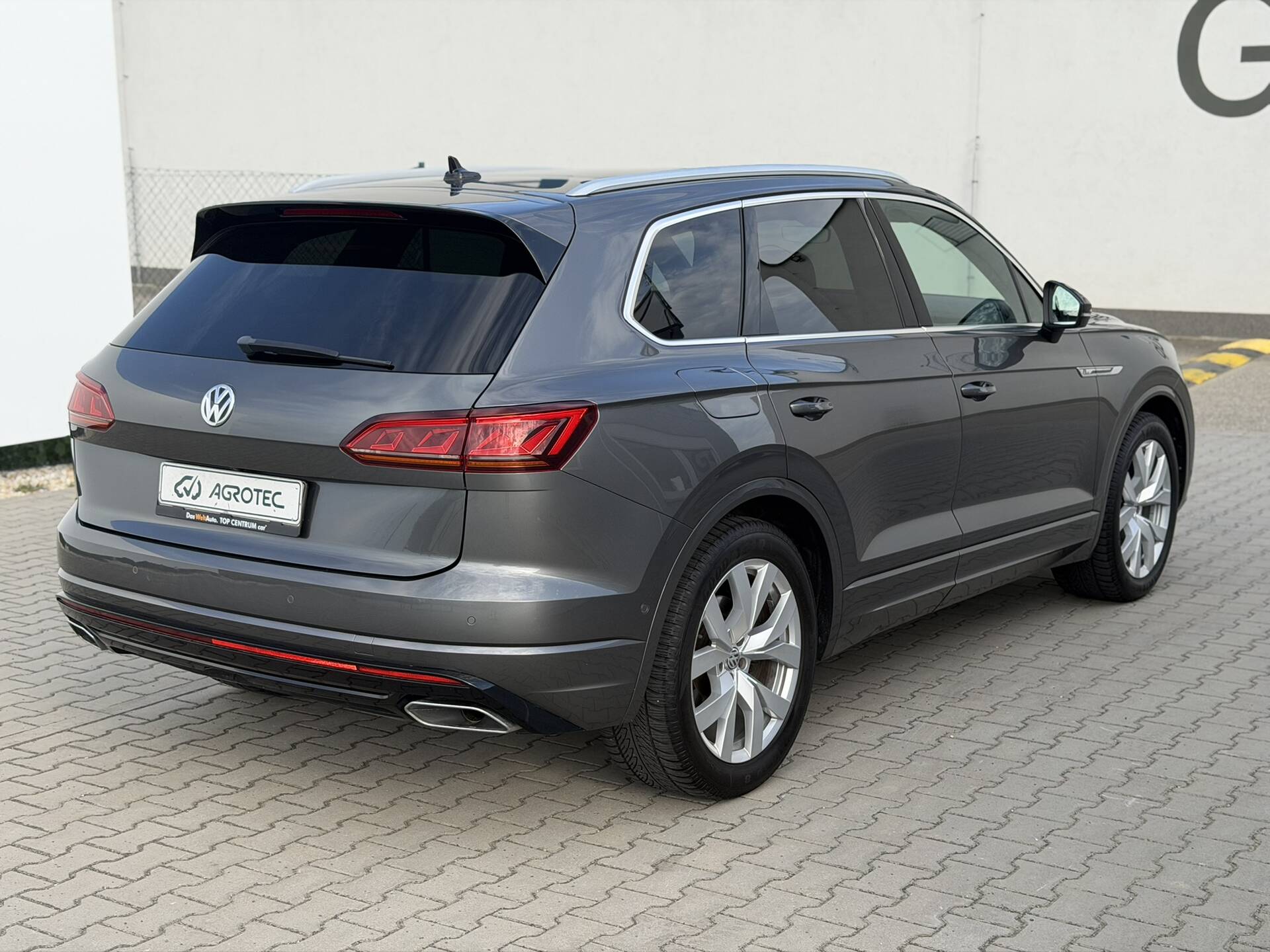 product-gallery-image