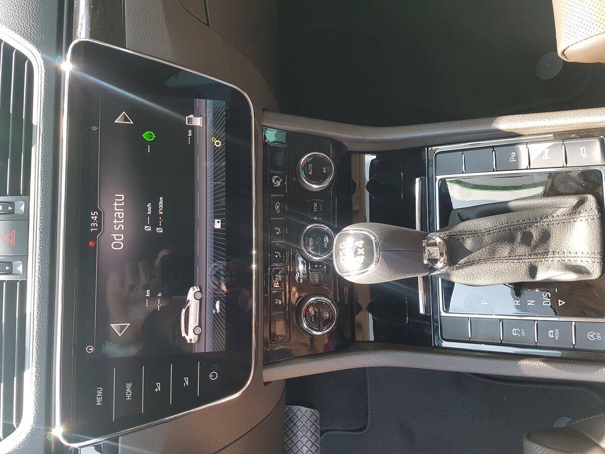 Škoda Superb Combi 2.0 TDI 140 kW L&K