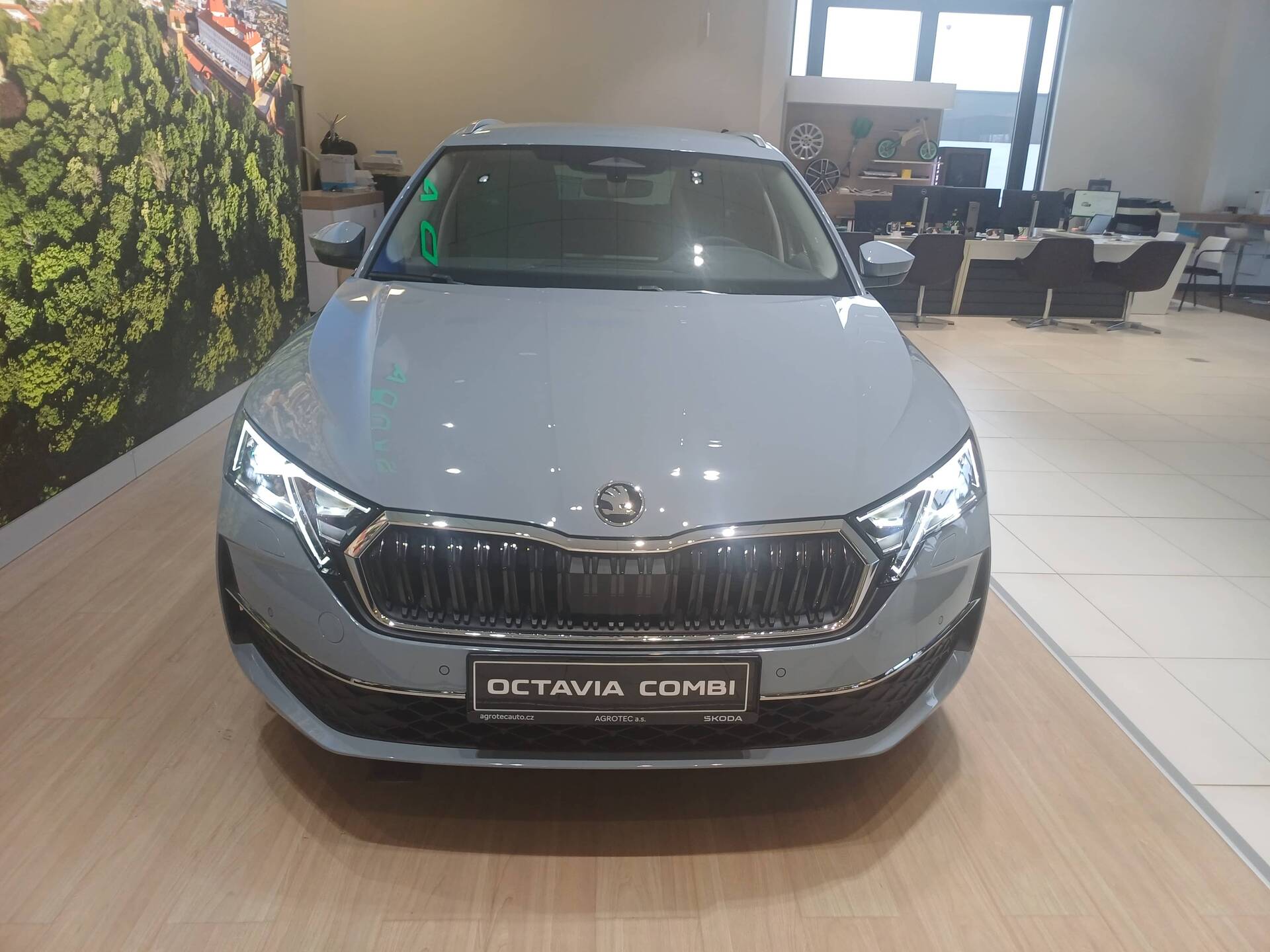 Skoda Octavia Combi 1.5 TSI 110 kW 130 let Premium