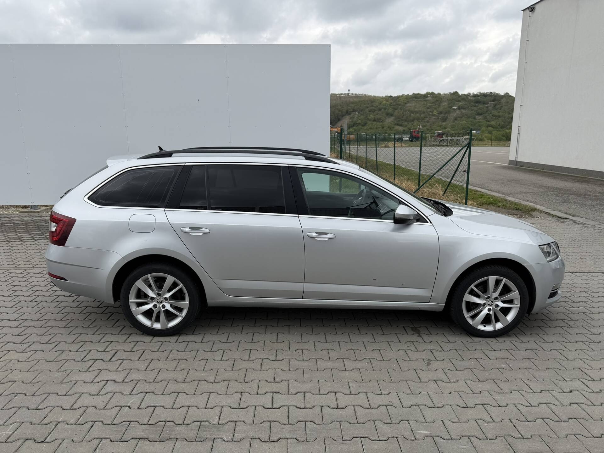 product-gallery-image