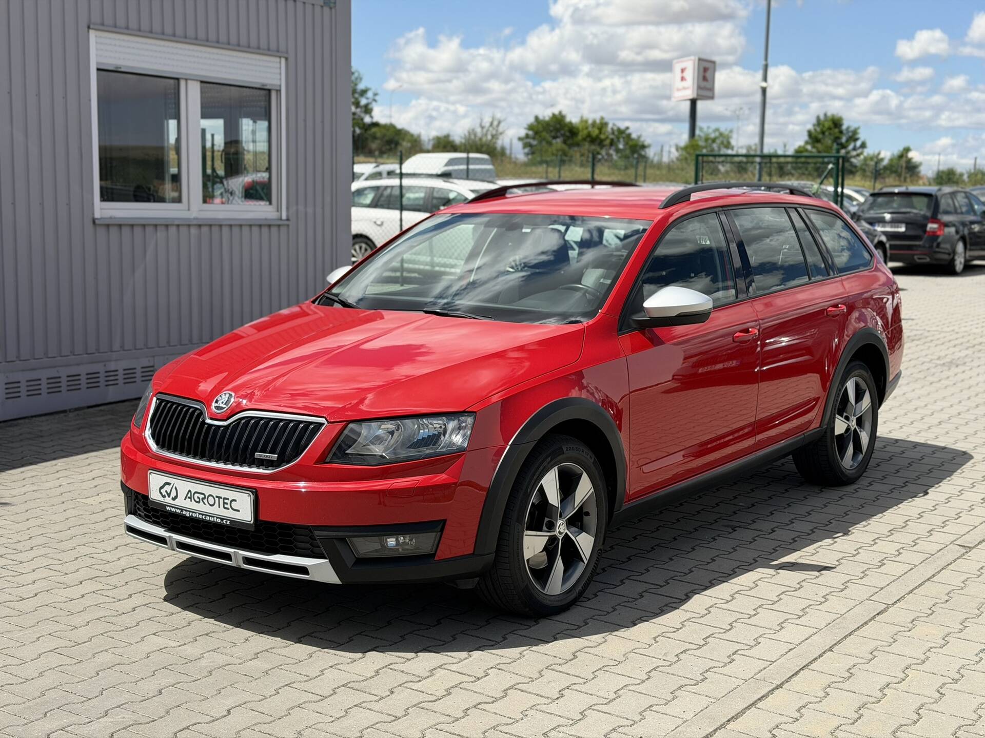 Skoda Octavia 2.0 TDI 135 kW 4x4 DSG Scout Combi
