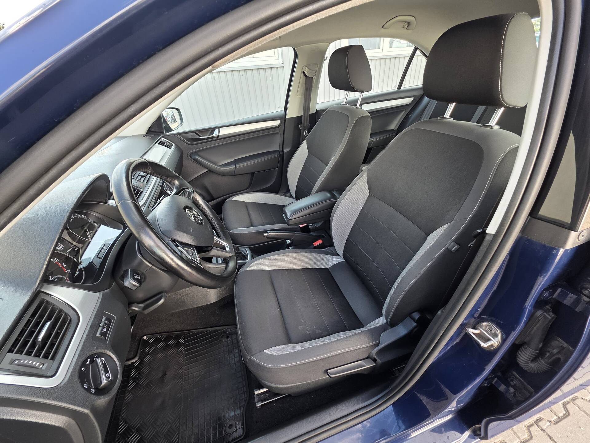 product-gallery-image