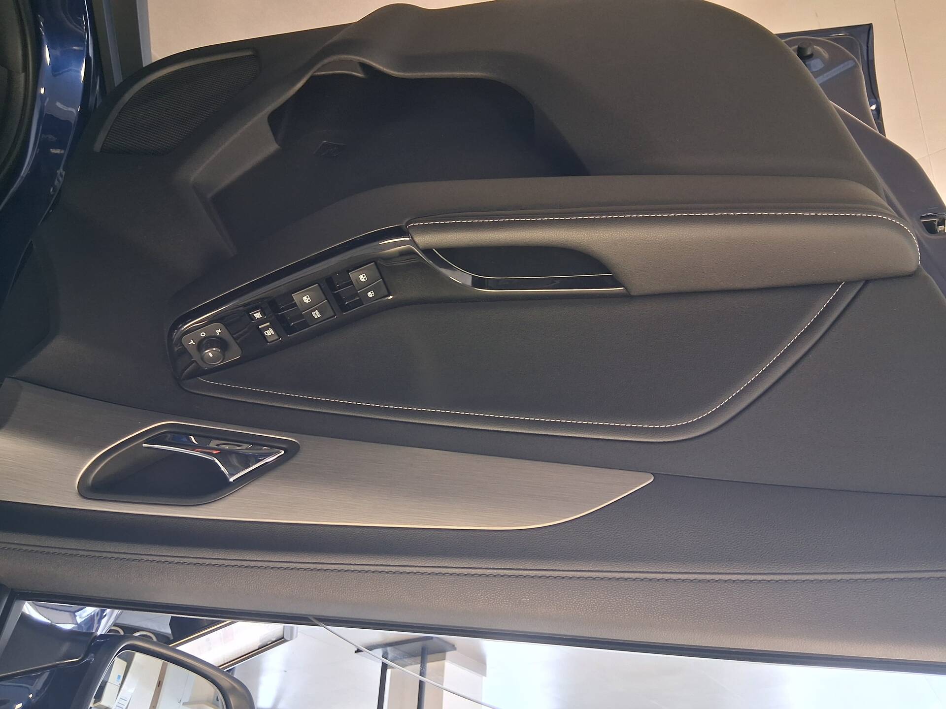 product-gallery-image