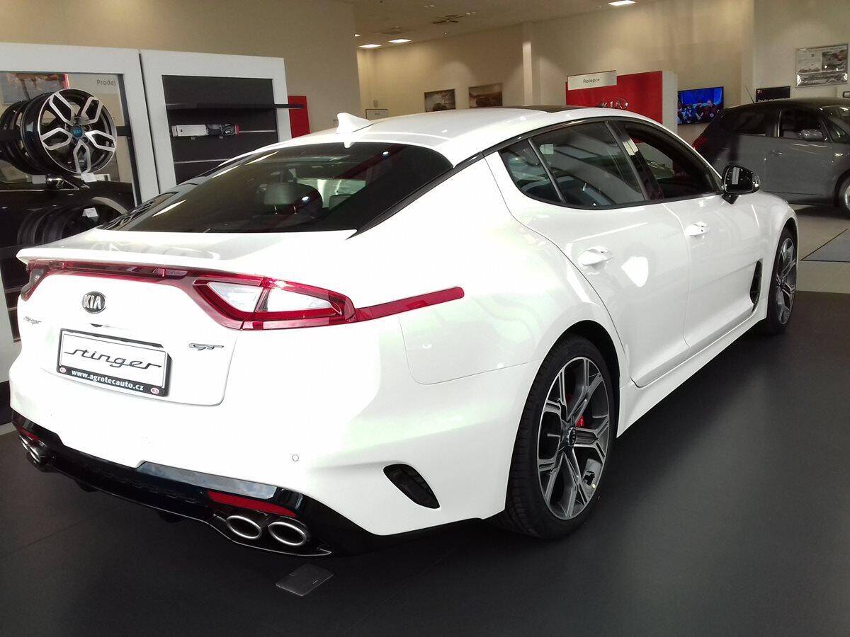 Kia Stinger 3.3 T-GDI 272 kW GT