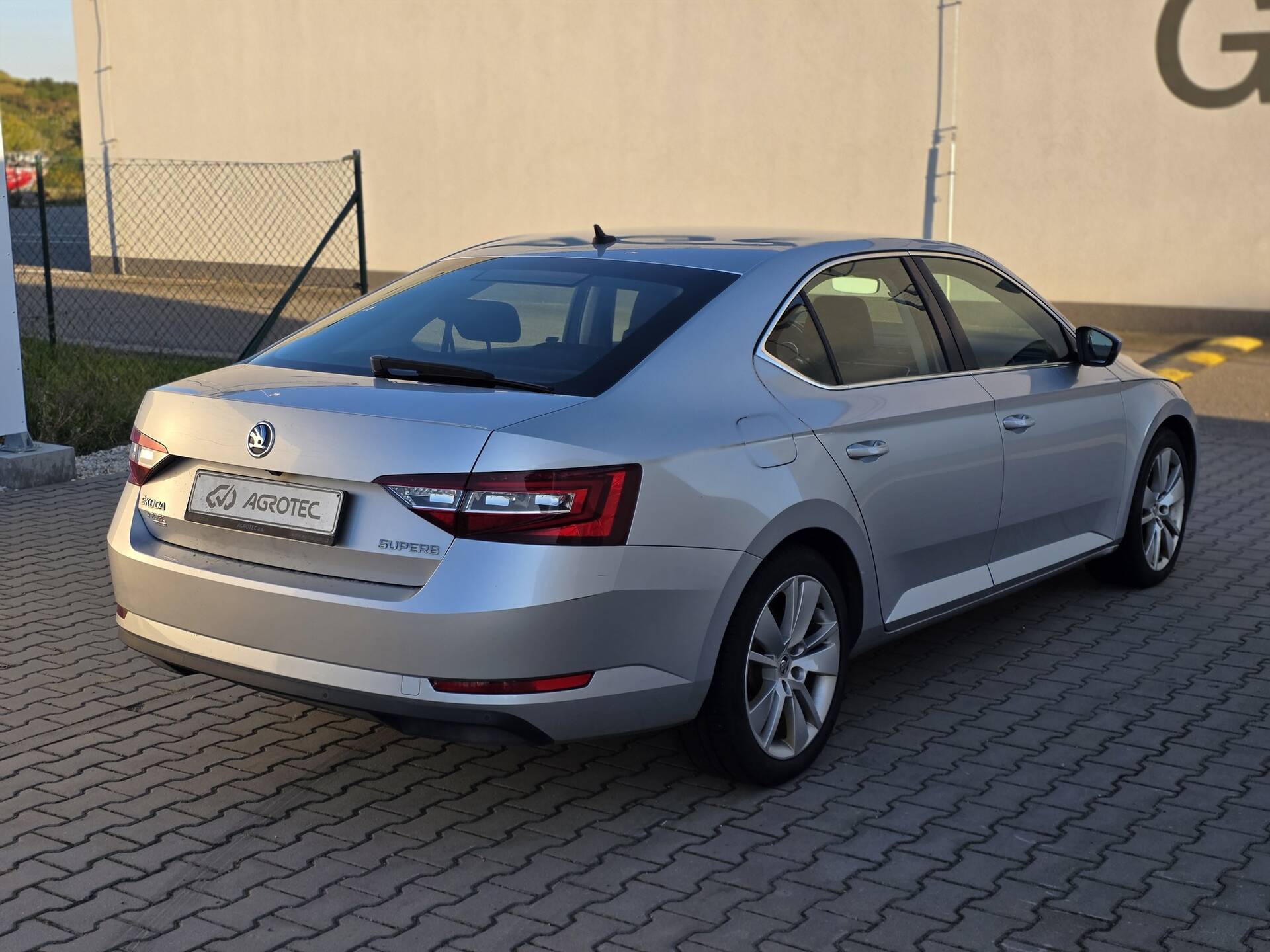 product-gallery-image