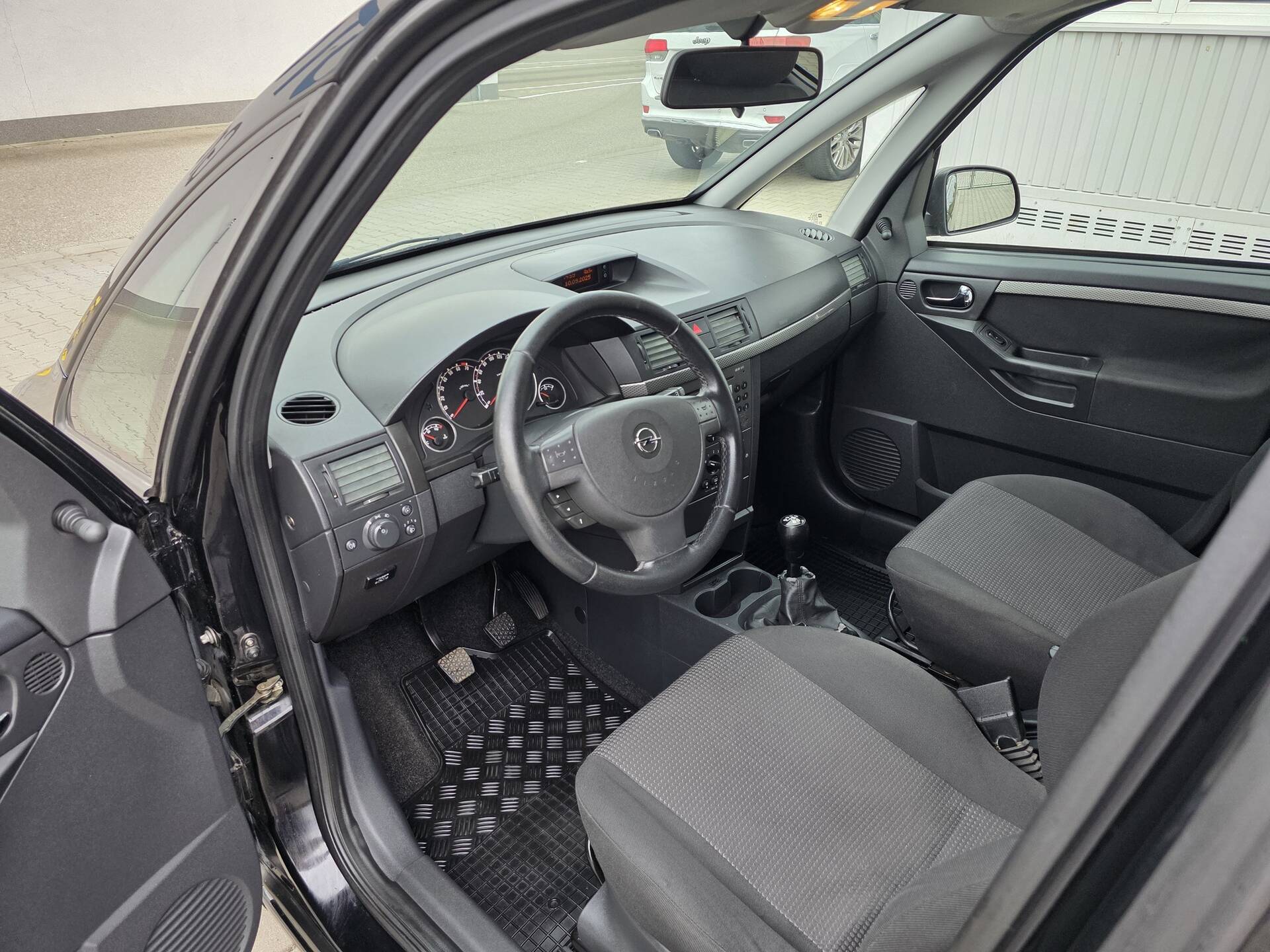 product-gallery-image