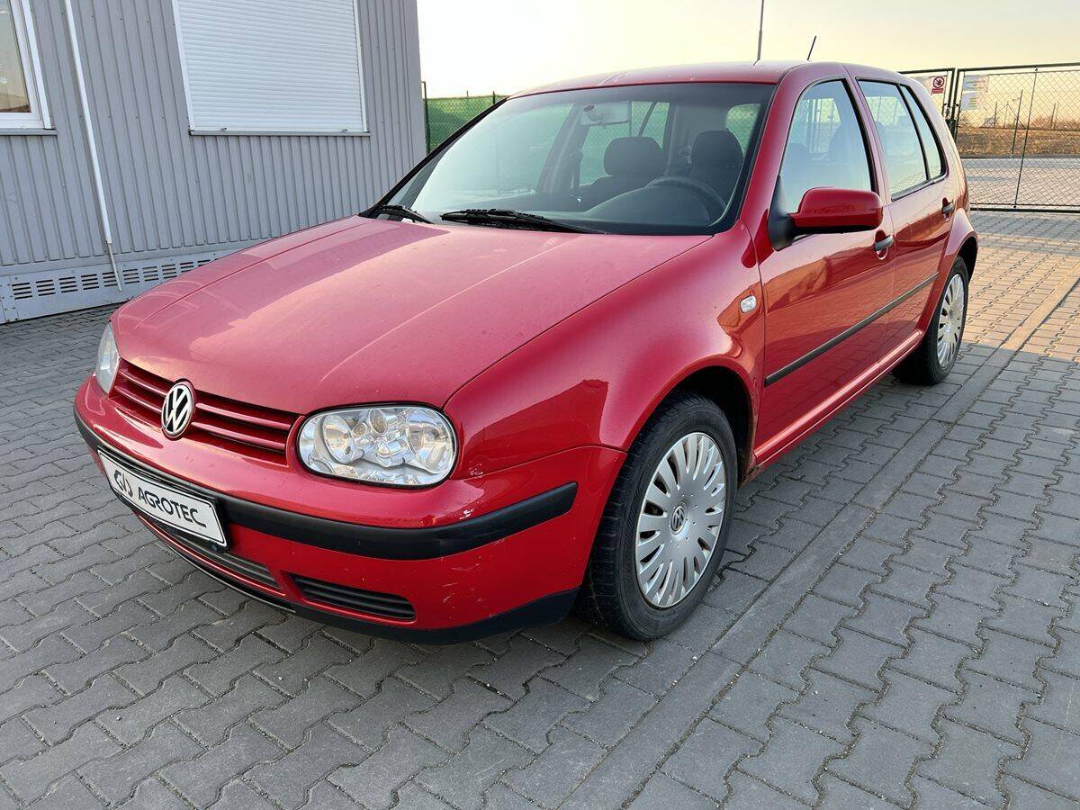 Volkswagen Golf 1.6 77 kW