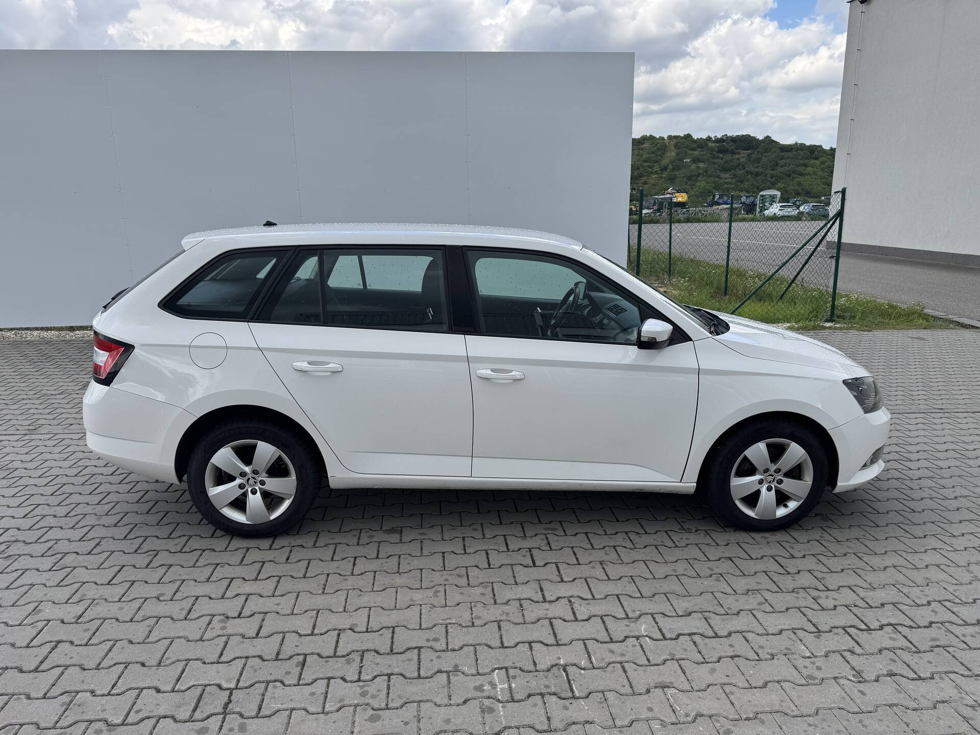 product-gallery-image