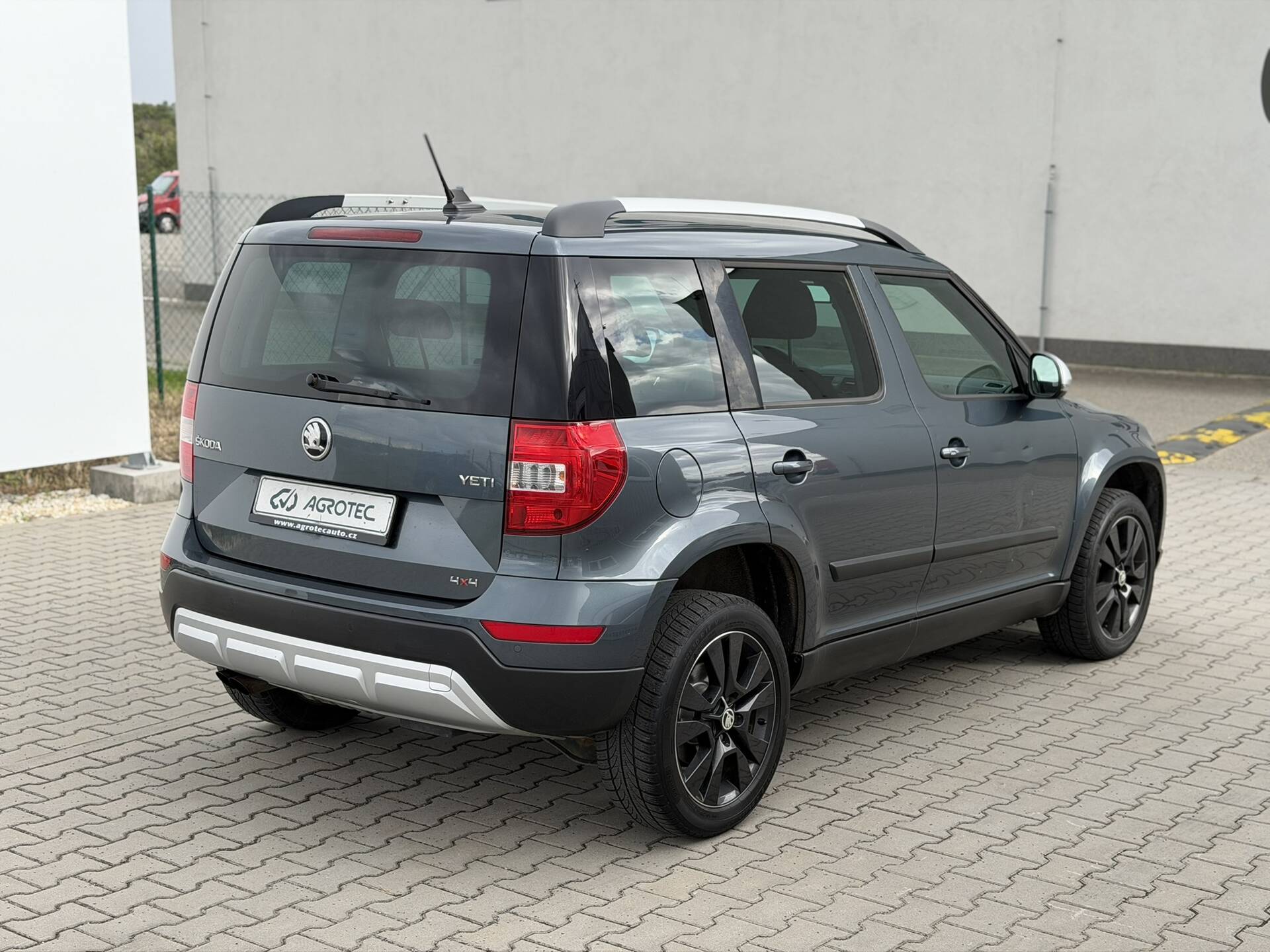 product-gallery-image