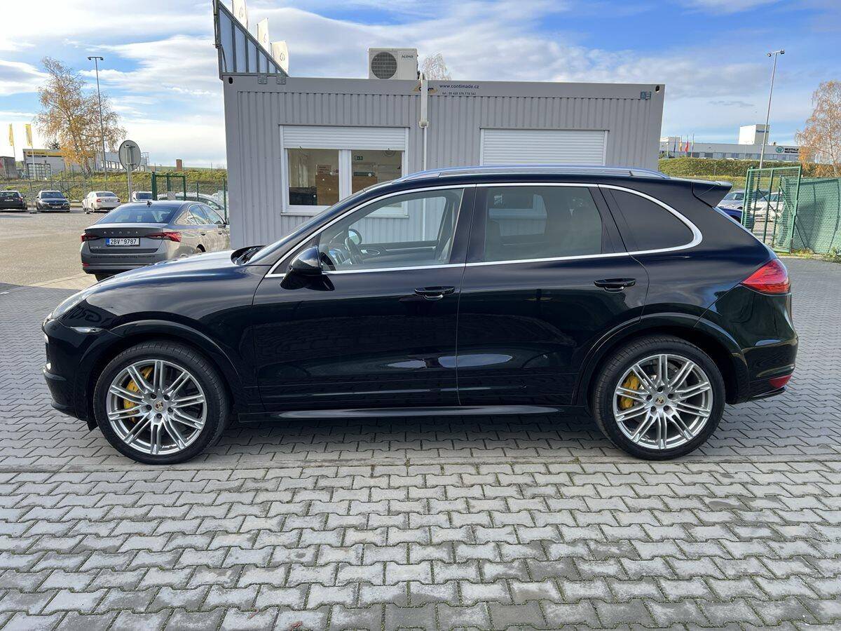 Porsche Cayenne 4.8 368 kW Turbo