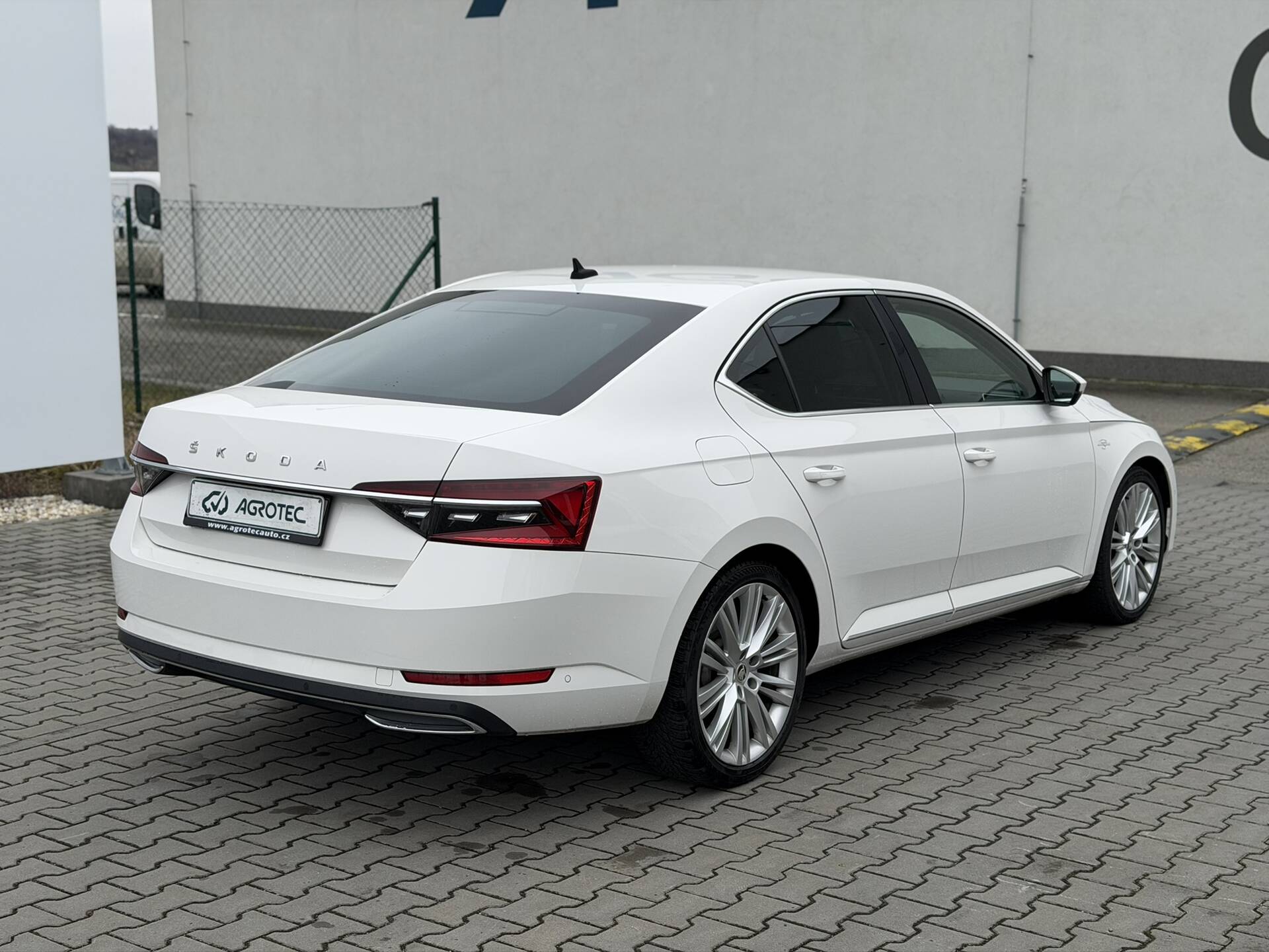 product-gallery-image