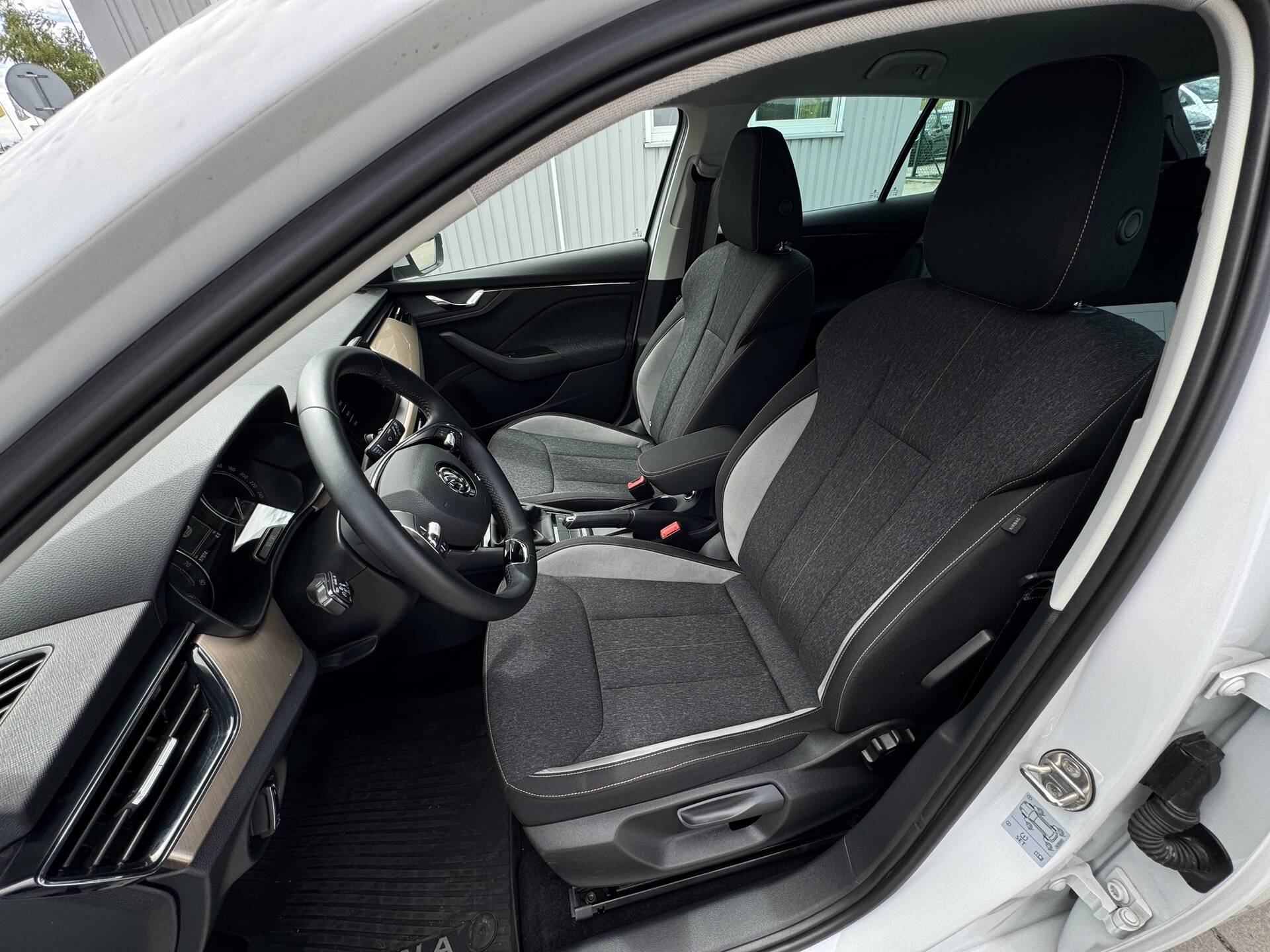 product-gallery-image