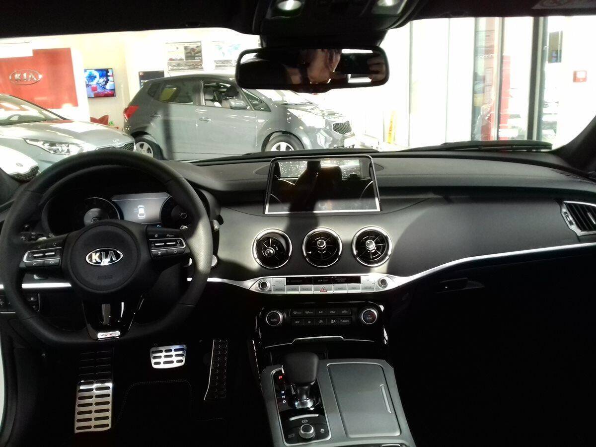 Kia Stinger 3.3 T-GDI 272 kW GT