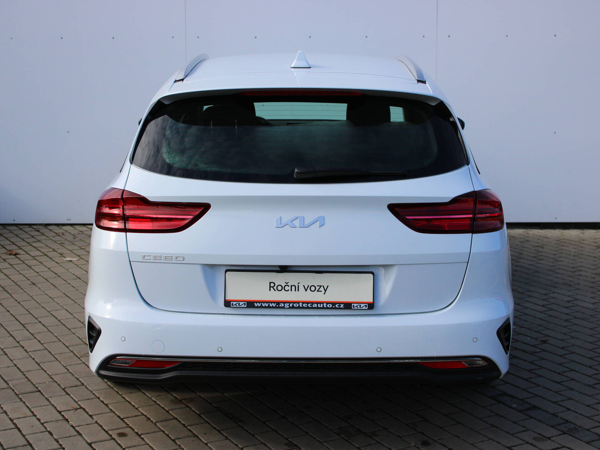 product-gallery-image