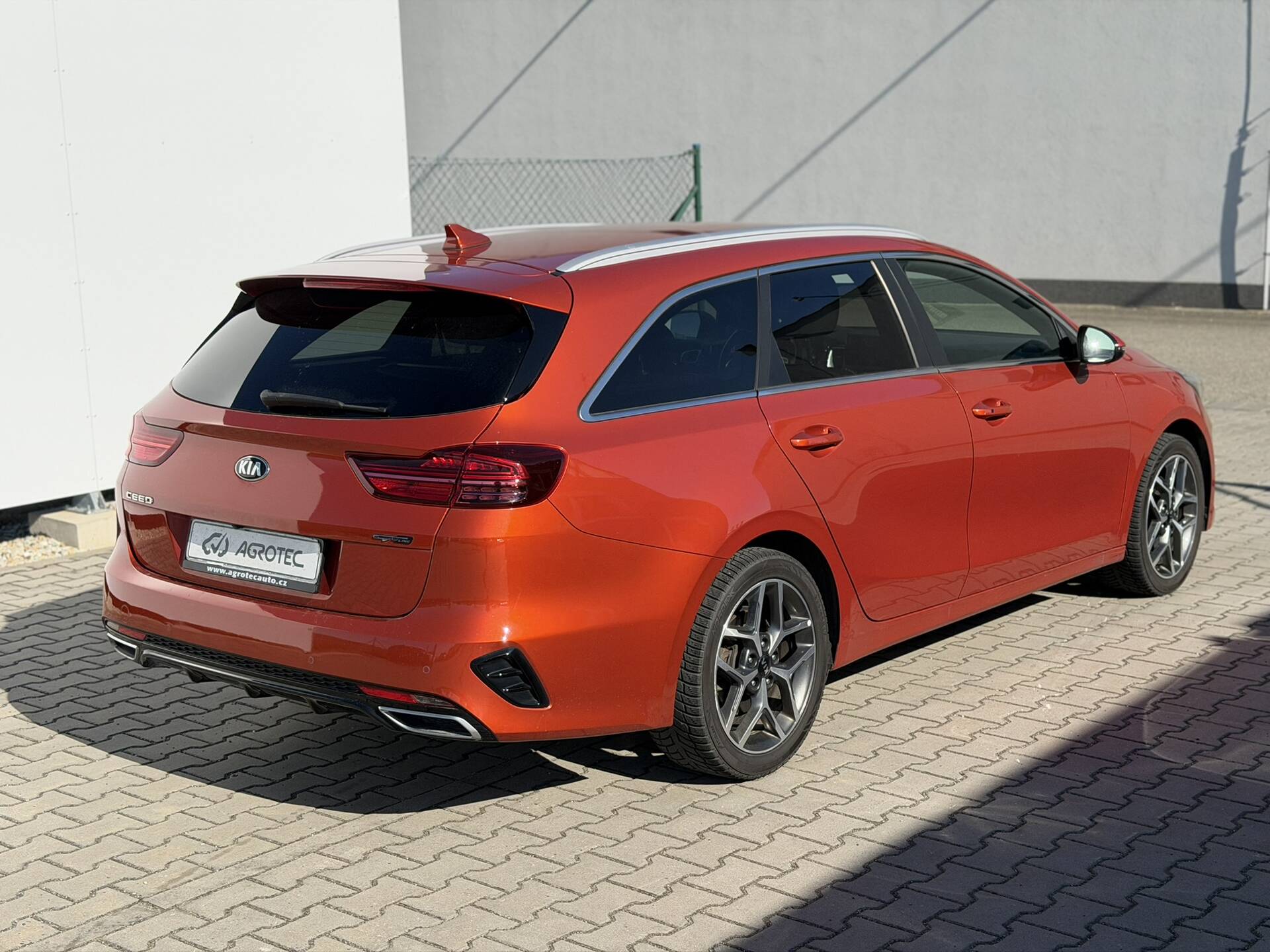 product-gallery-image