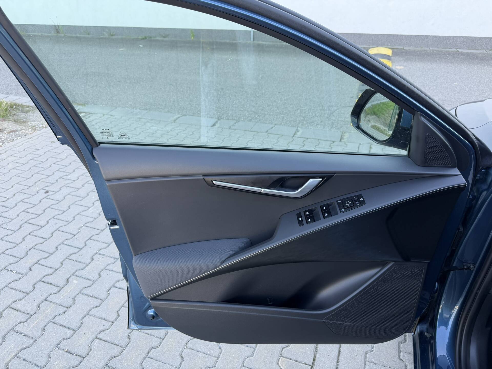 product-gallery-image