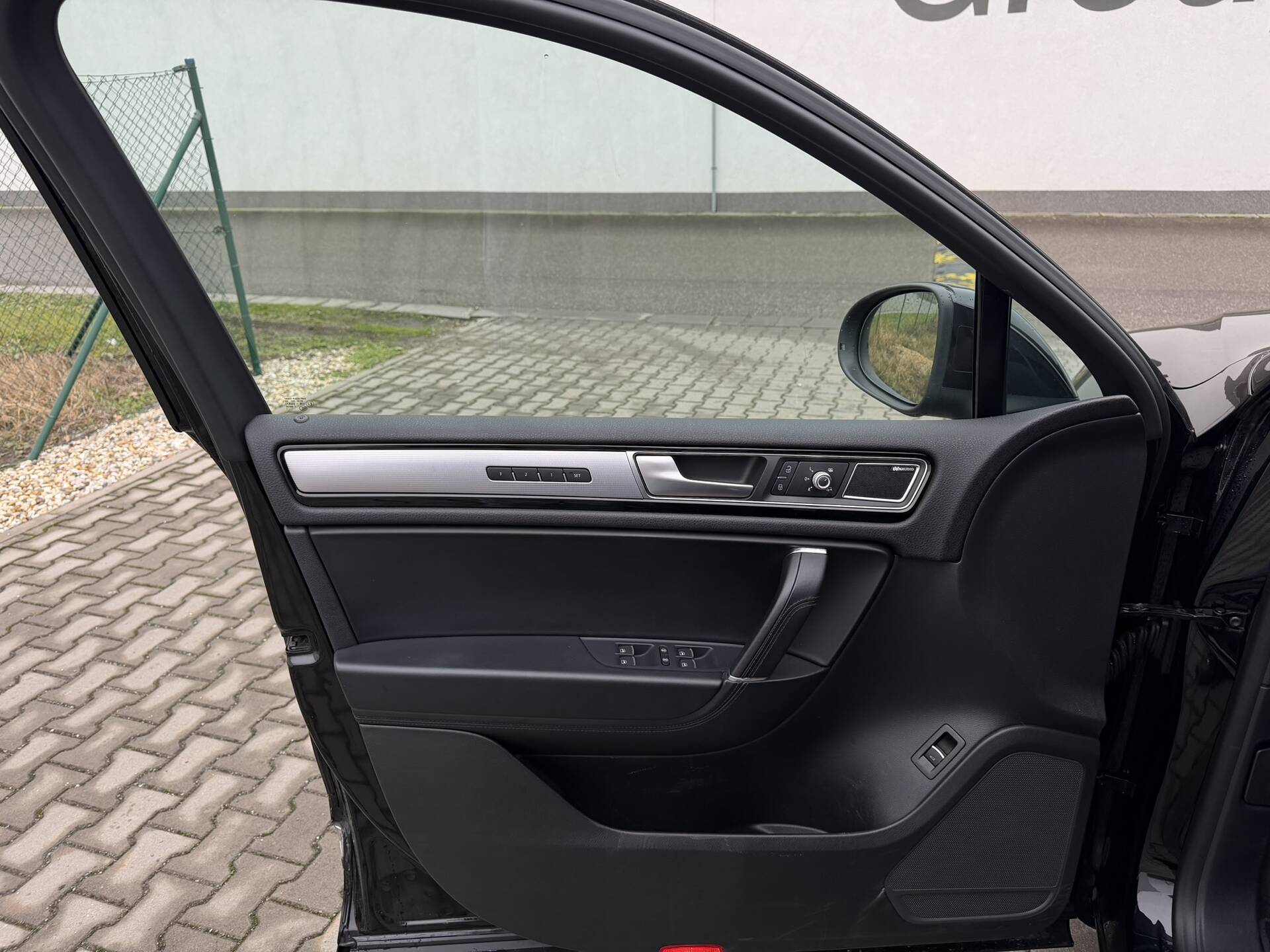 product-gallery-image