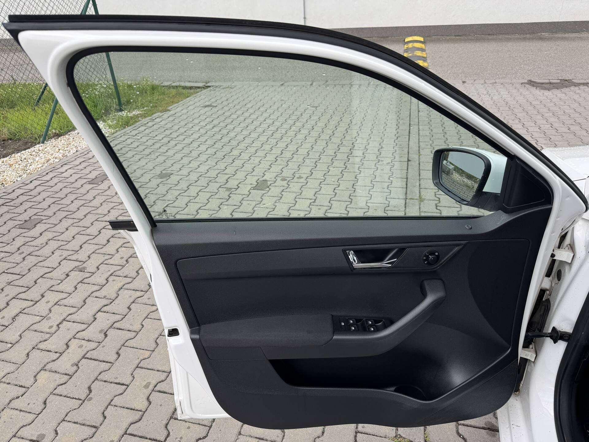 product-gallery-image