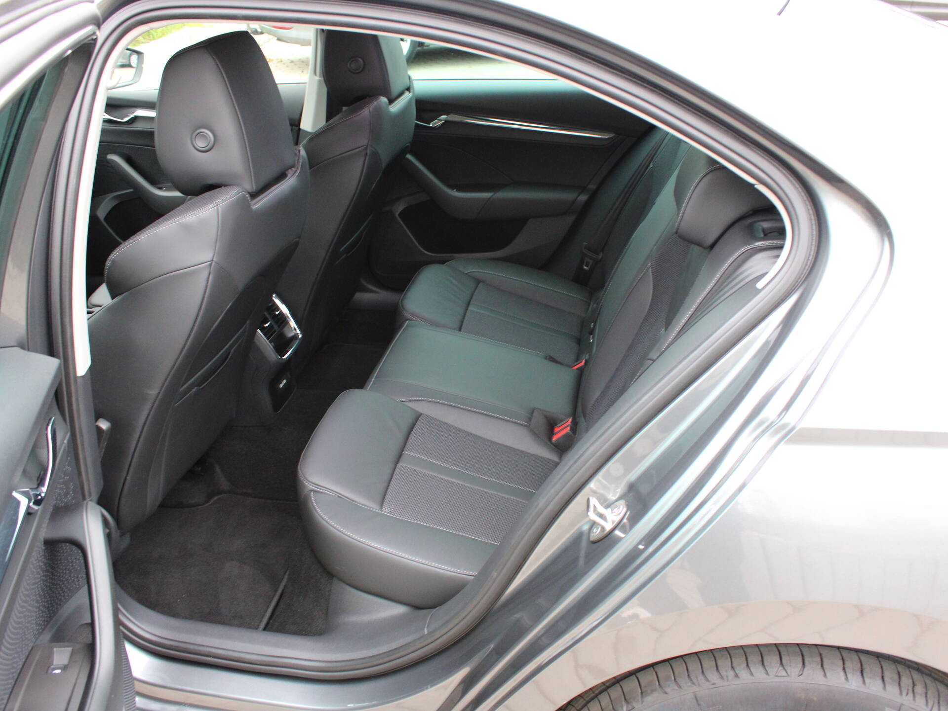 product-gallery-image