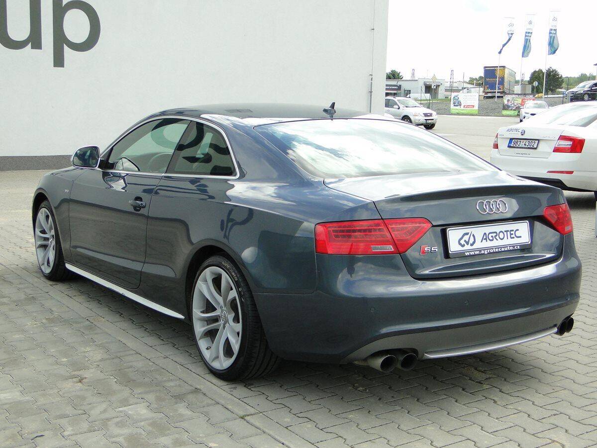 Audi S5 4.2 FSI  260kW  Quattro 