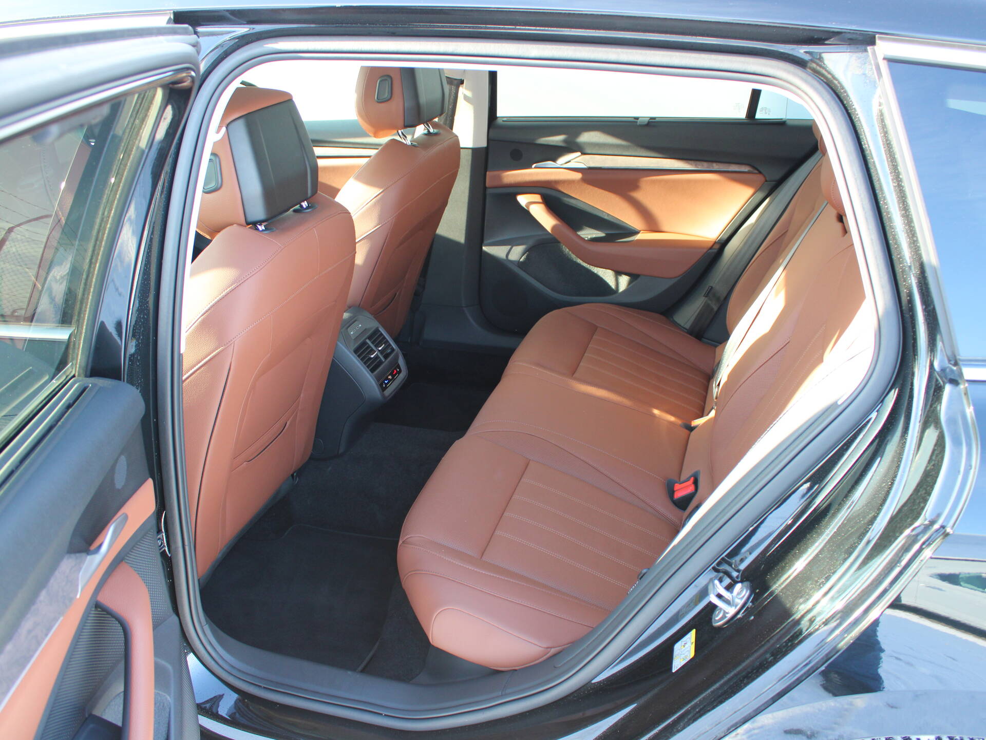 product-gallery-image