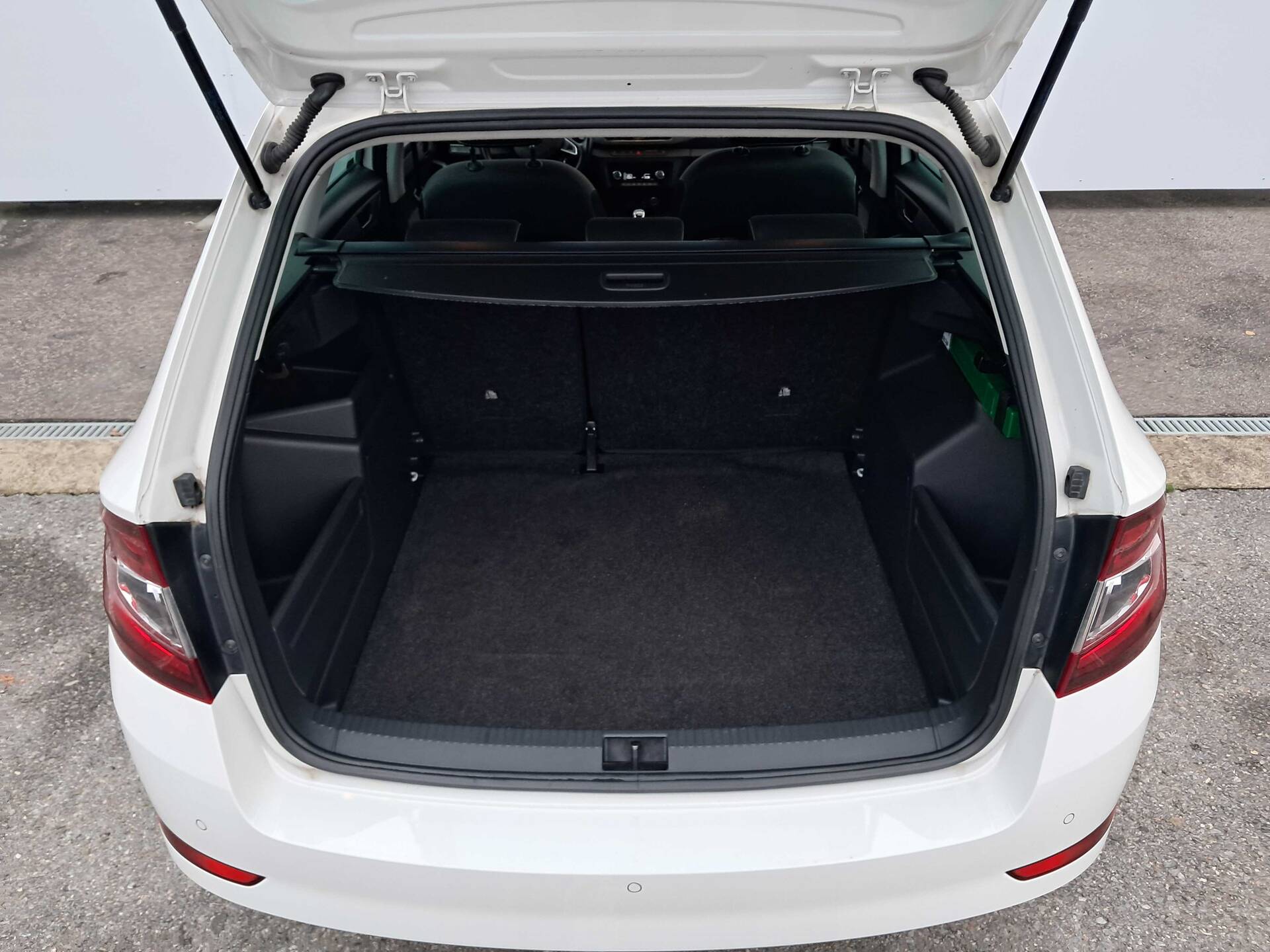 product-gallery-image