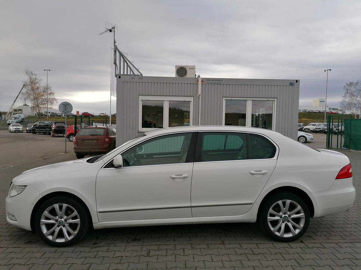 Škoda Superb 1.8TSI 4x4 118 kW Elegance