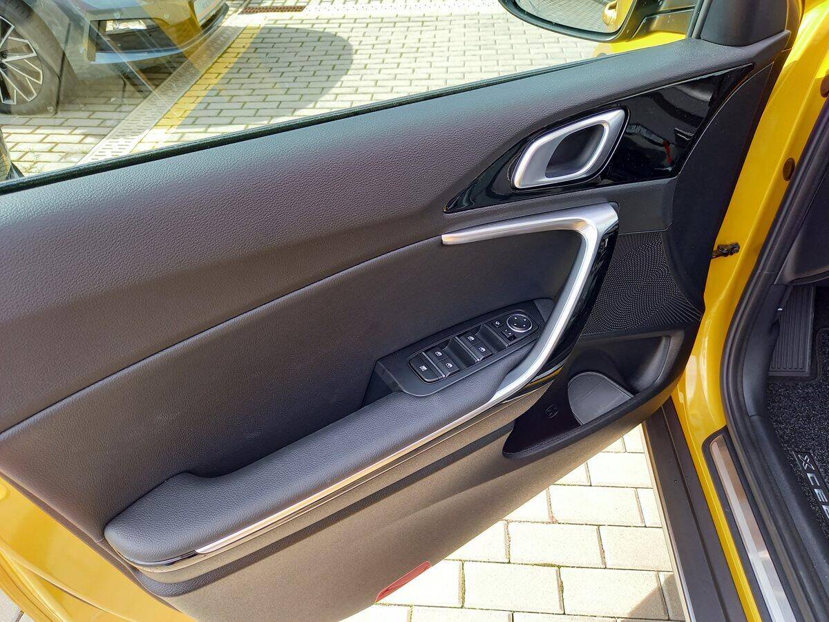 product-gallery-image