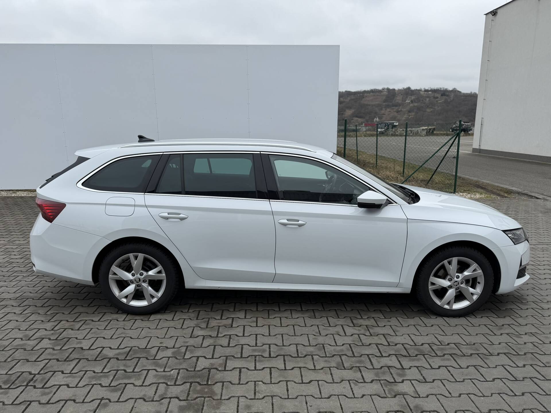 product-gallery-image